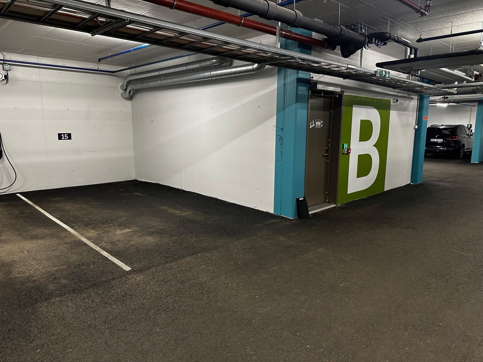 P-plassene ligger praktisk plassert rett ved heisen.jpg Galleribilde