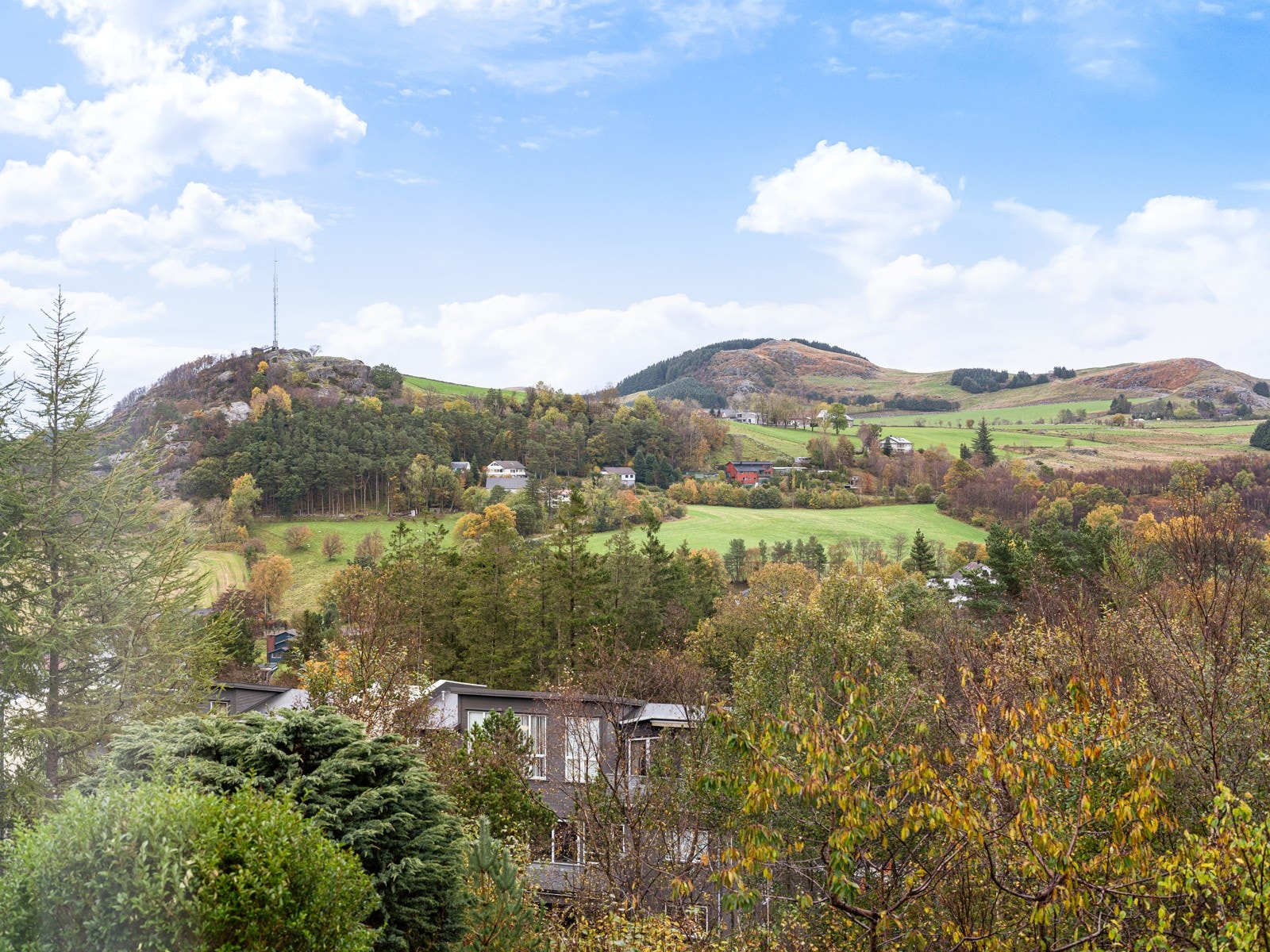 Nydelig utsikt også fra underetasjen! Galleribilde