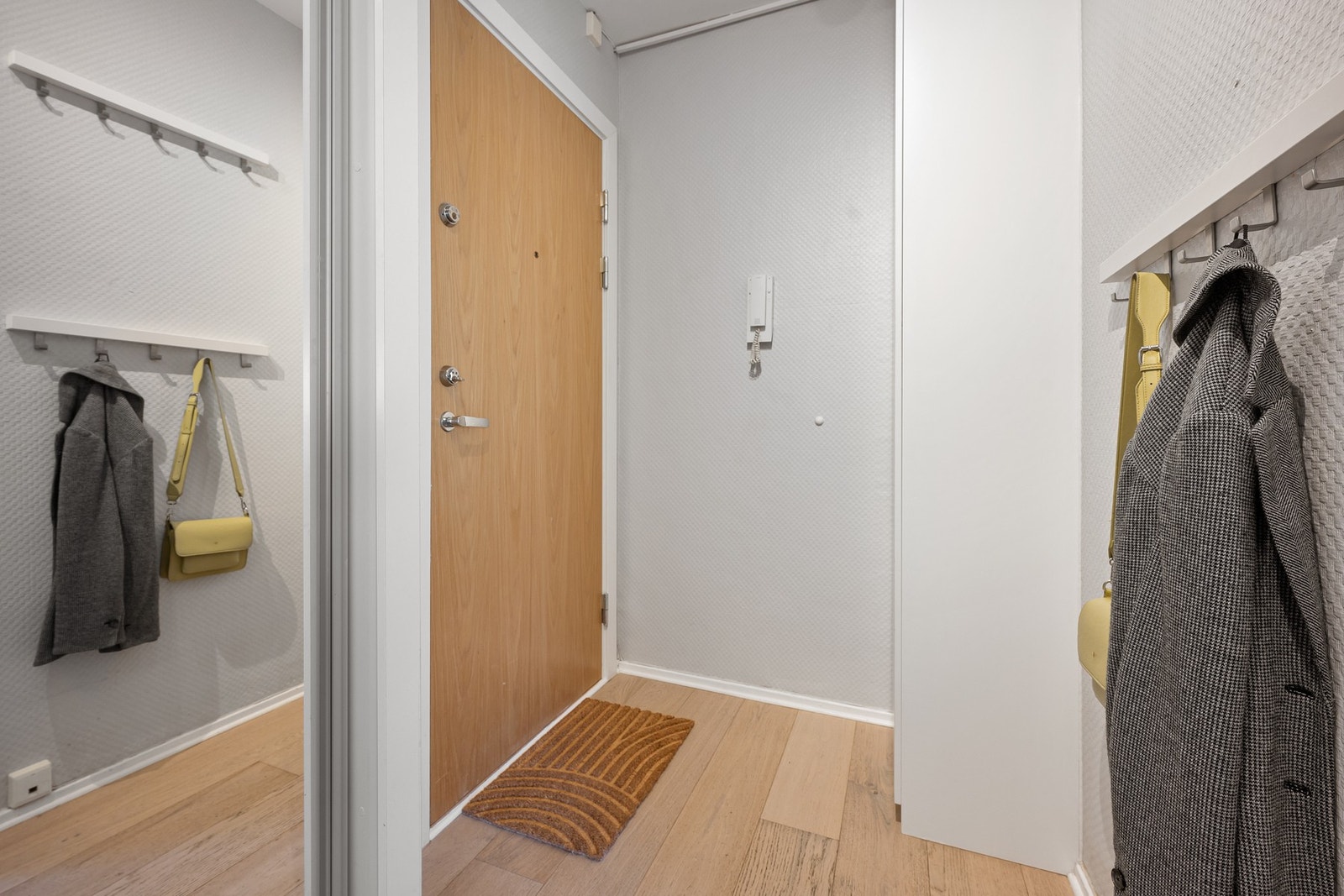 Entré/ gang. Galleribilde