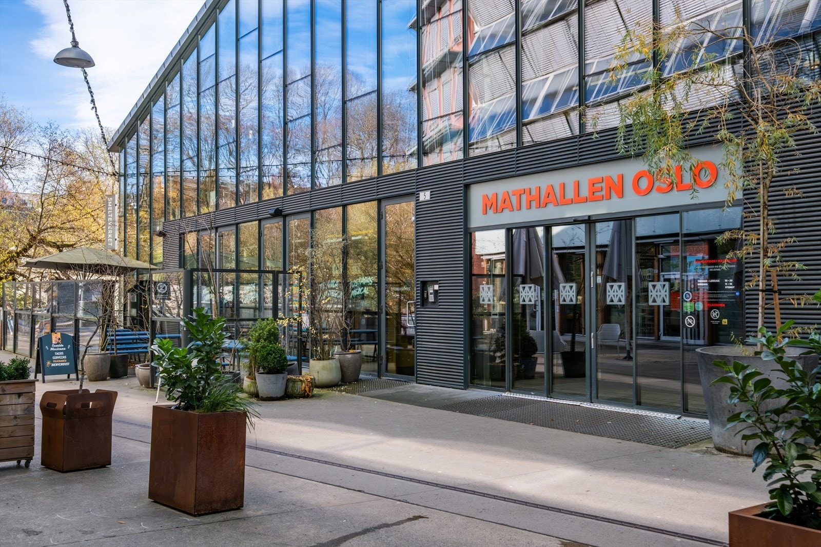 Mathallen kun et lite minutt unna leiligheten. Galleribilde