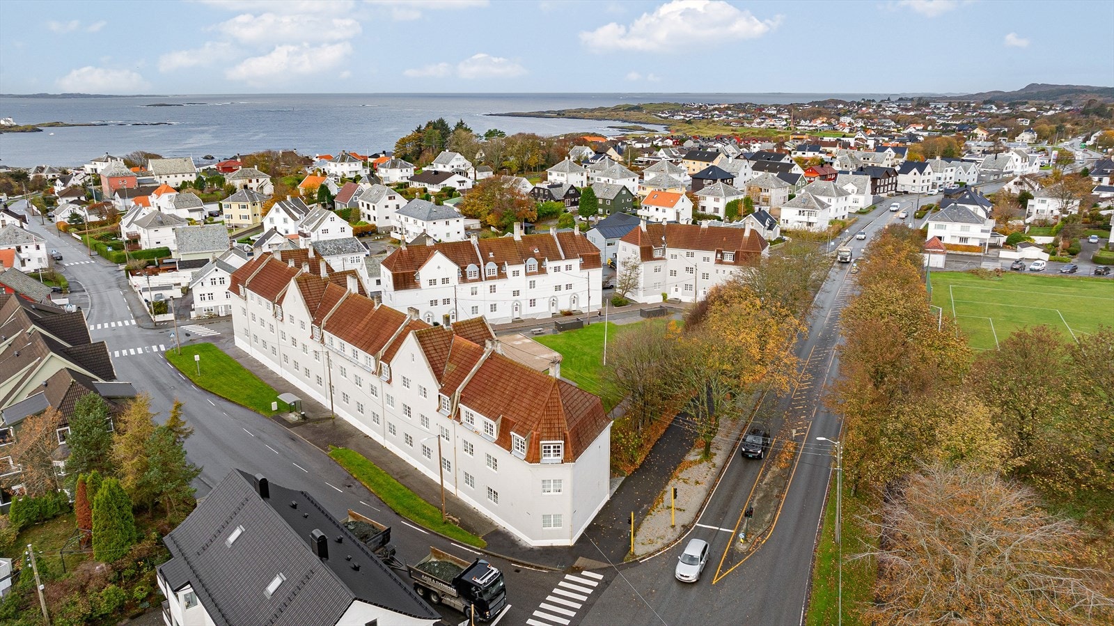 Sentral beliggenhet på Hauge med gangavstand til sentrum, HTG og Skeisvang videregående skole Galleribilde