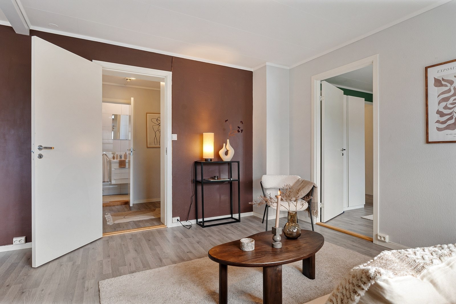 Stuen har gode møbleringsmuligheter Galleribilde