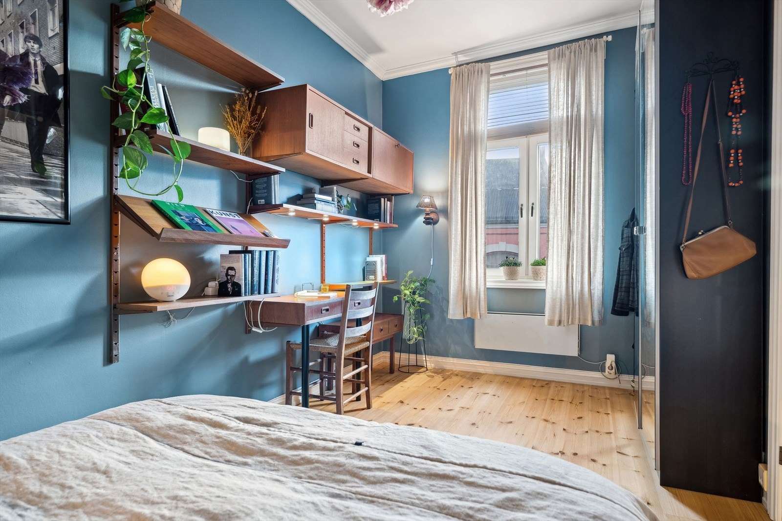 Det er også mer enn nok plass til en hjemmekontorløsning her. Galleribilde