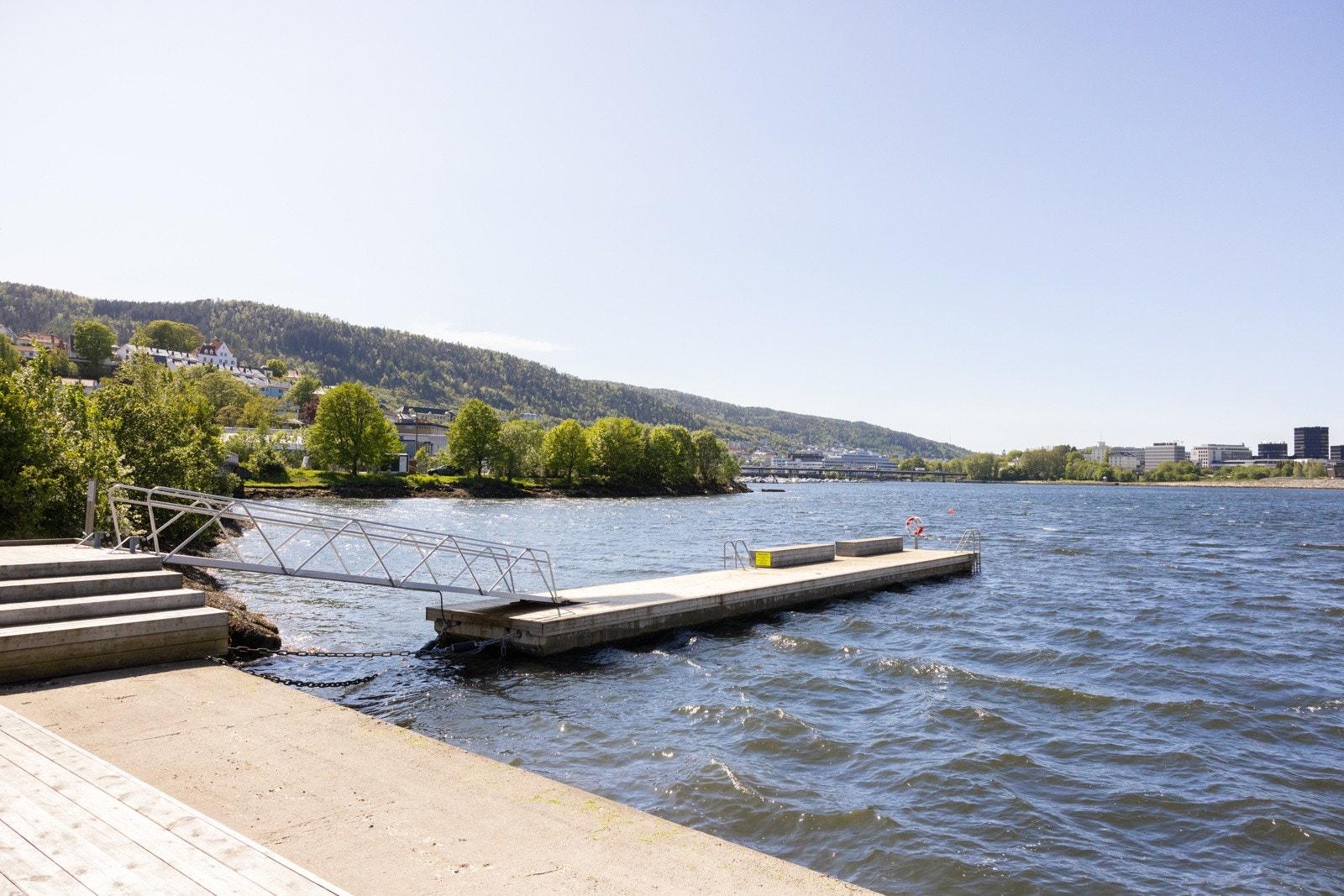 Flere fine badeplasser i Møllendalen. Galleribilde