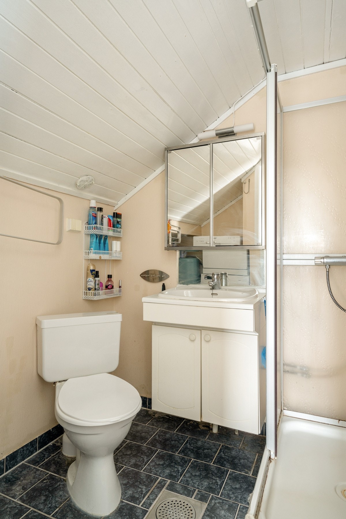 Bad med dusjkabinett Galleribilde