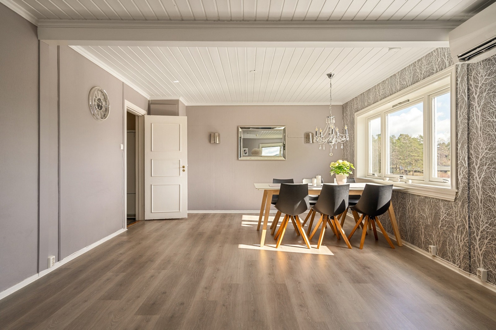 Luft til luft varmepumpe i stuen Galleribilde