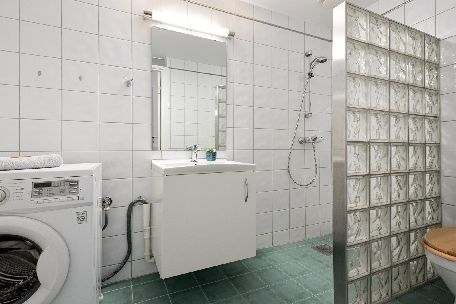 Flislagt bad med varmekabler i gulv Galleribilde
