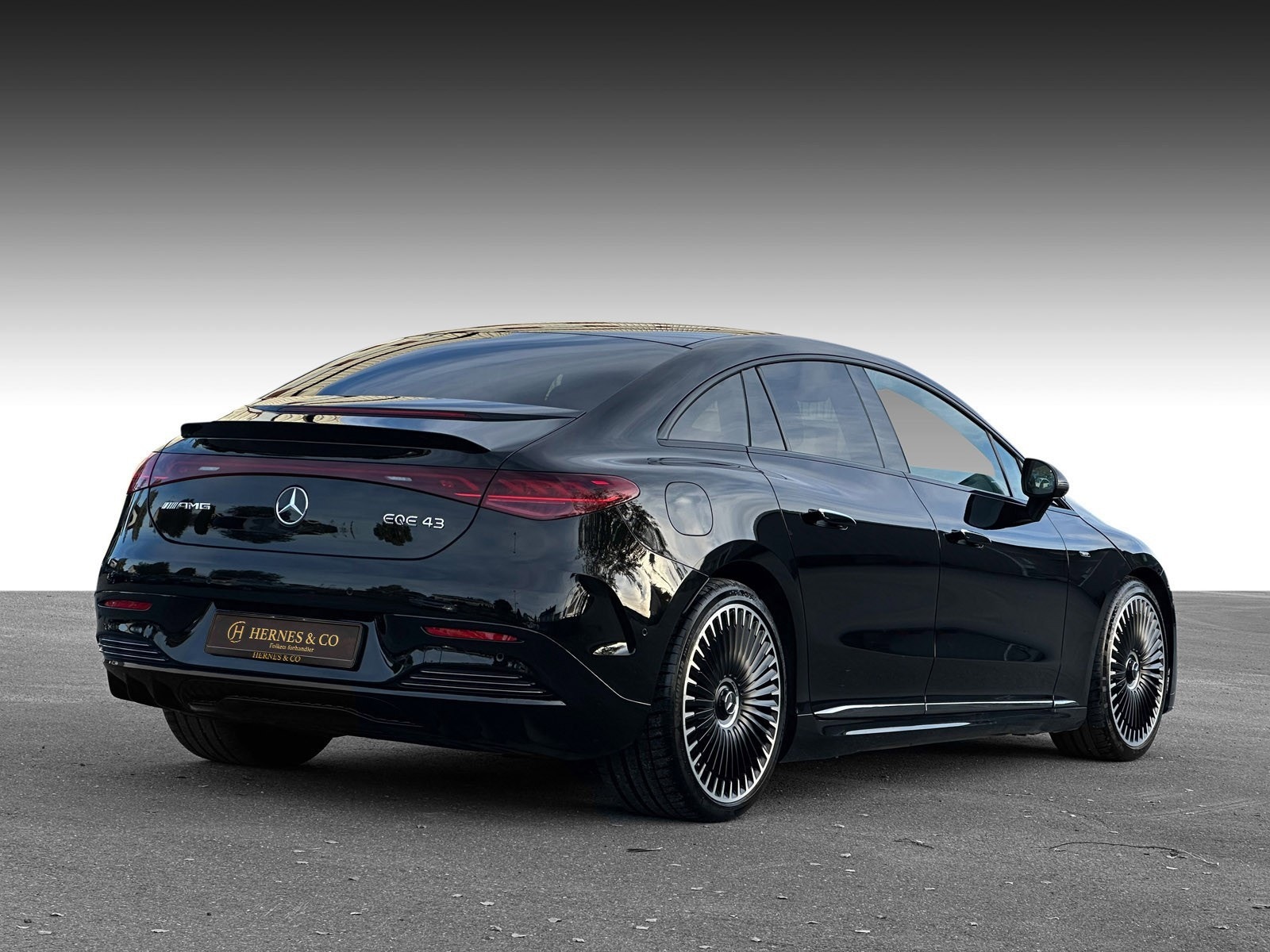 Mercedes-Benz EQE-Klasse 4