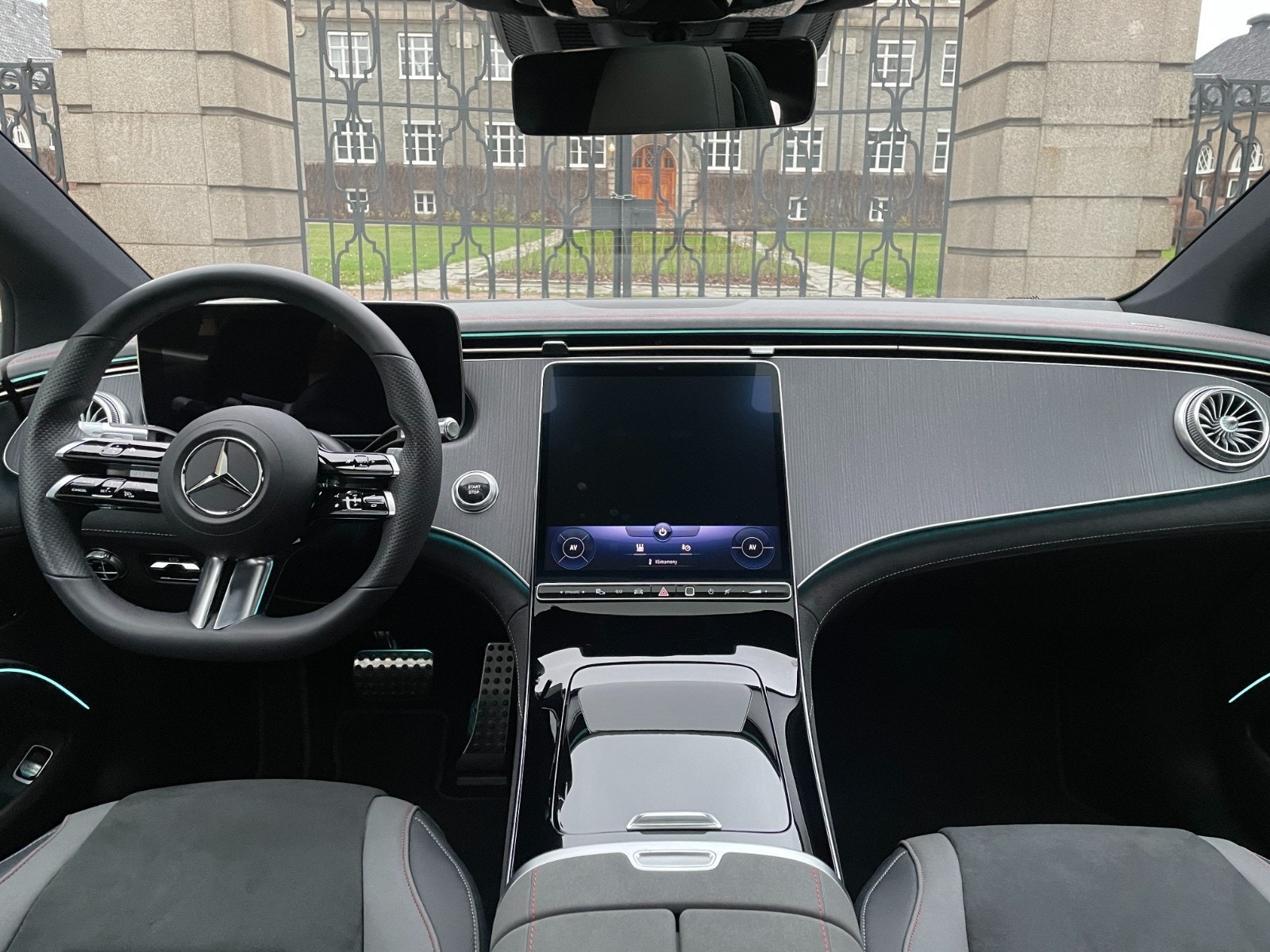 Hovedbilde av Mercedes-Benz EQS450+