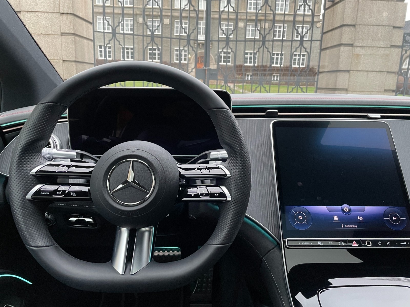 Hovedbilde av Mercedes-Benz EQS450+