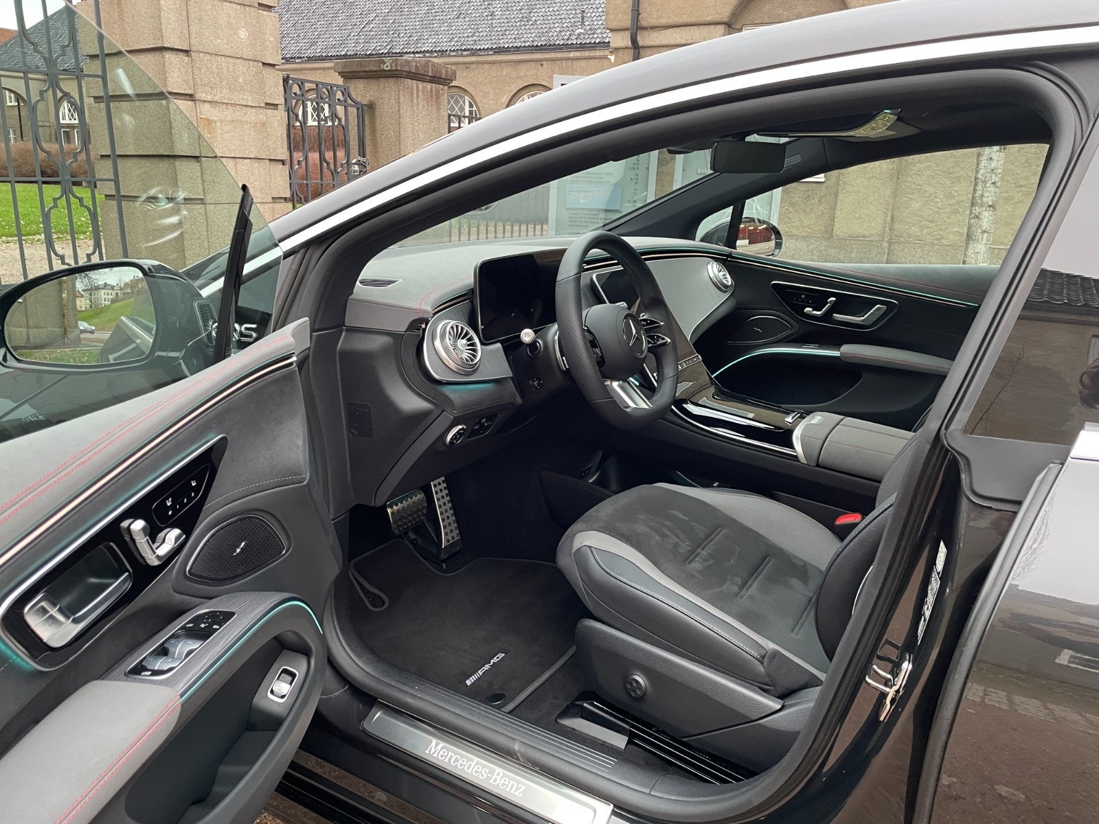 Hovedbilde av Mercedes-Benz EQS450+