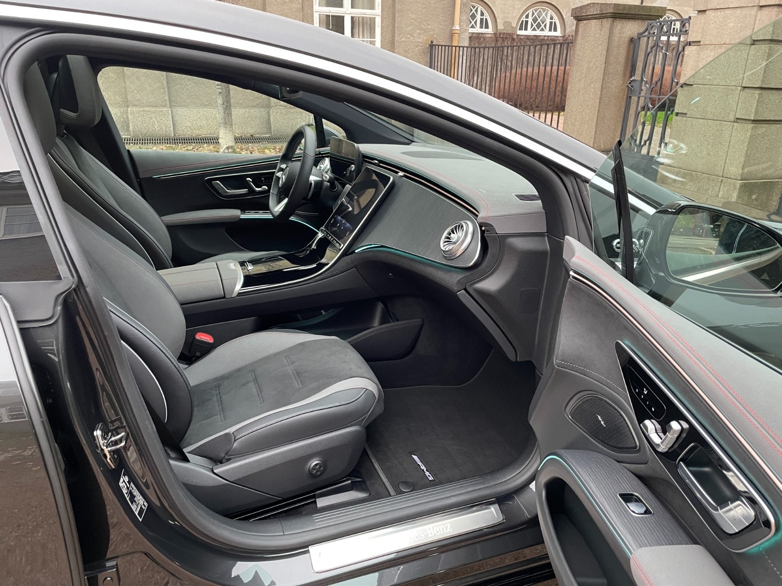 Hovedbilde av Mercedes-Benz EQS450+