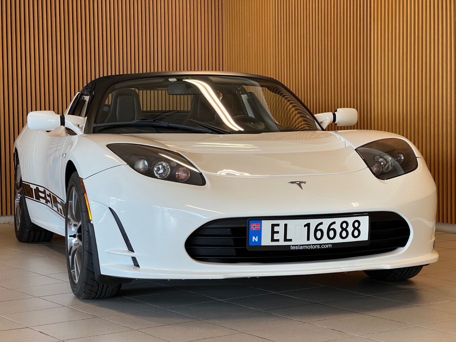Tesla Roadster 2
