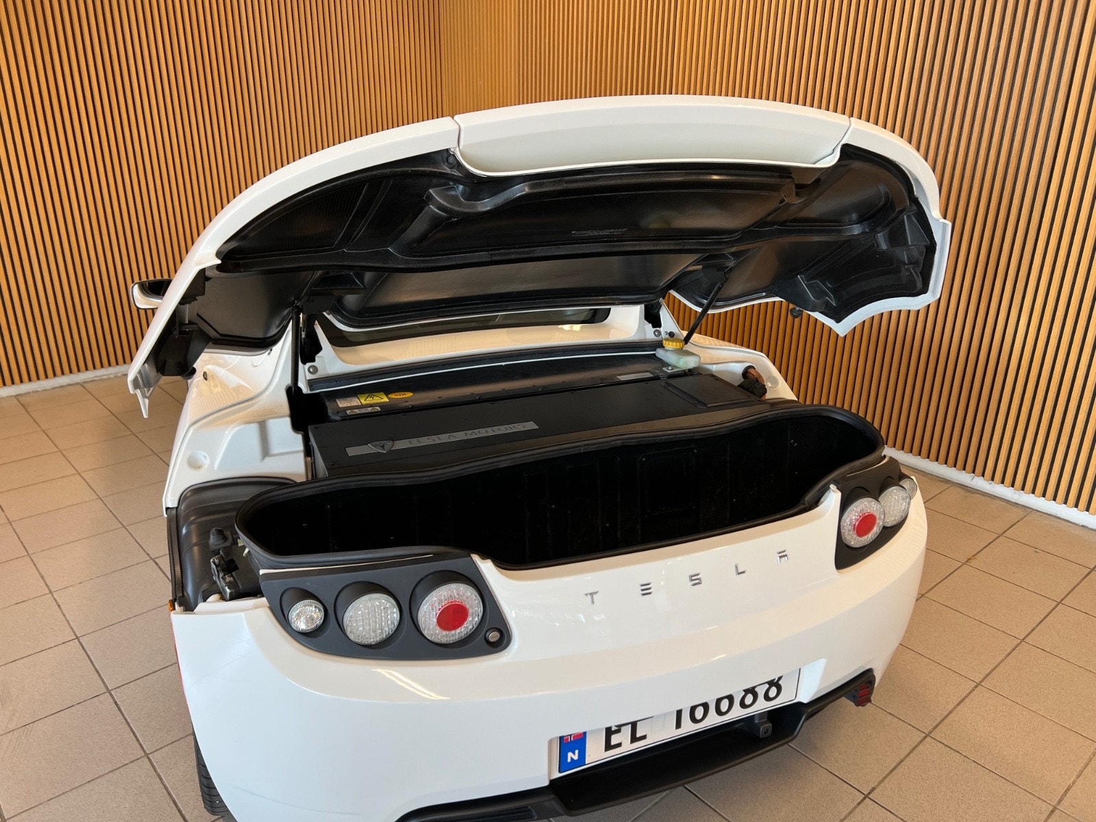 Tesla Roadster 8