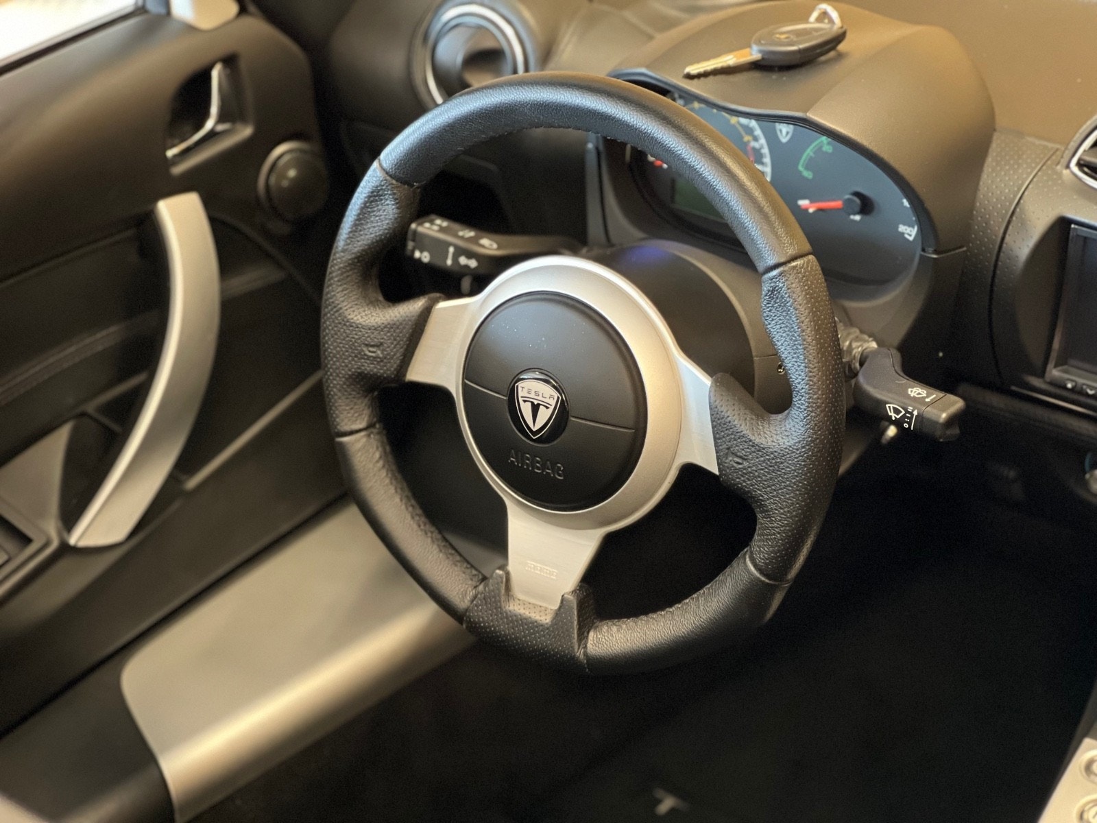 Tesla Roadster 11