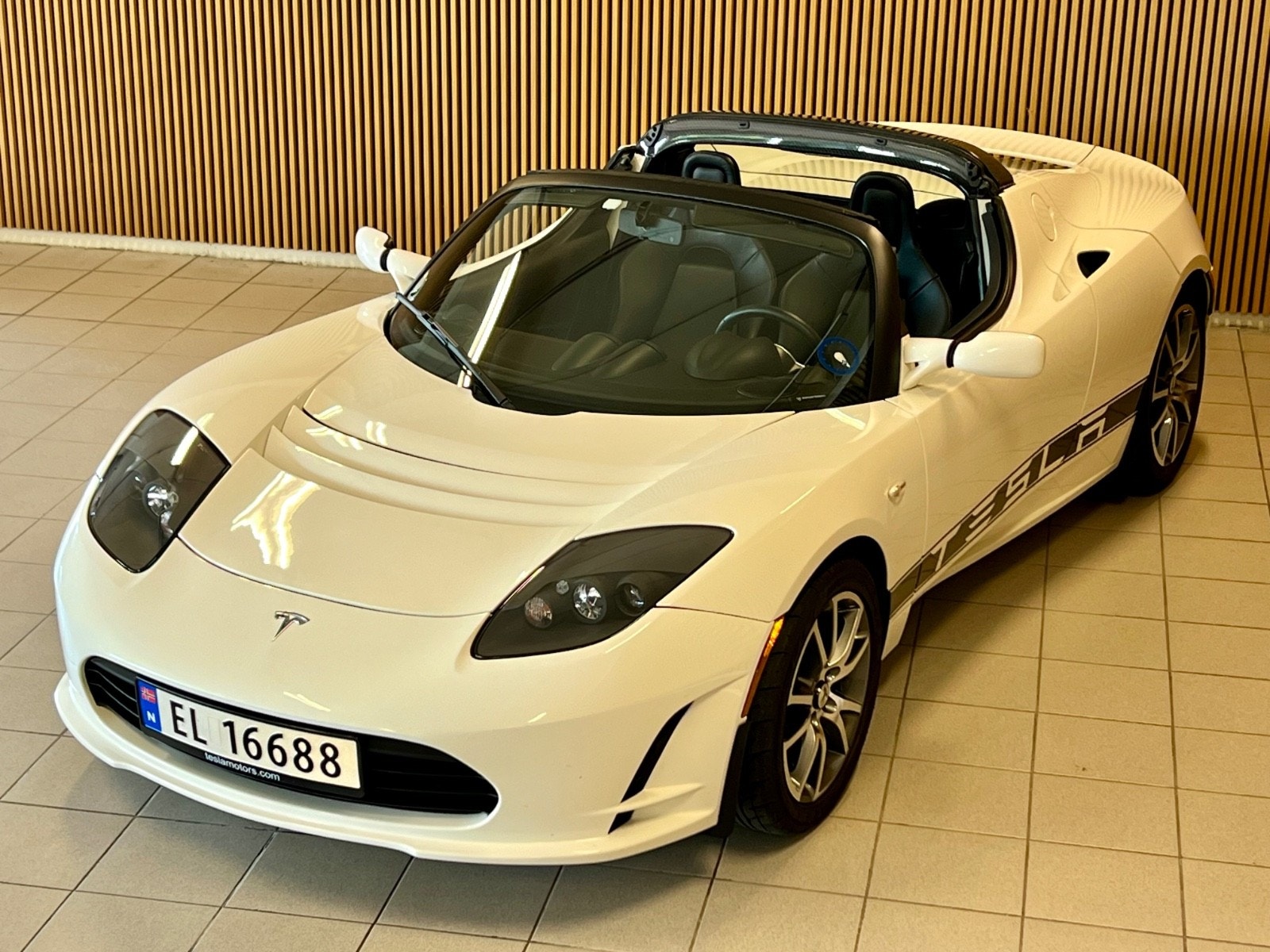 Tesla Roadster 6