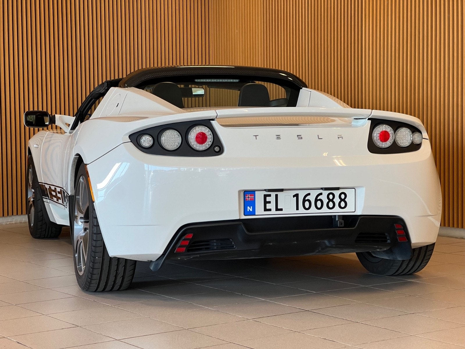 Tesla Roadster 5