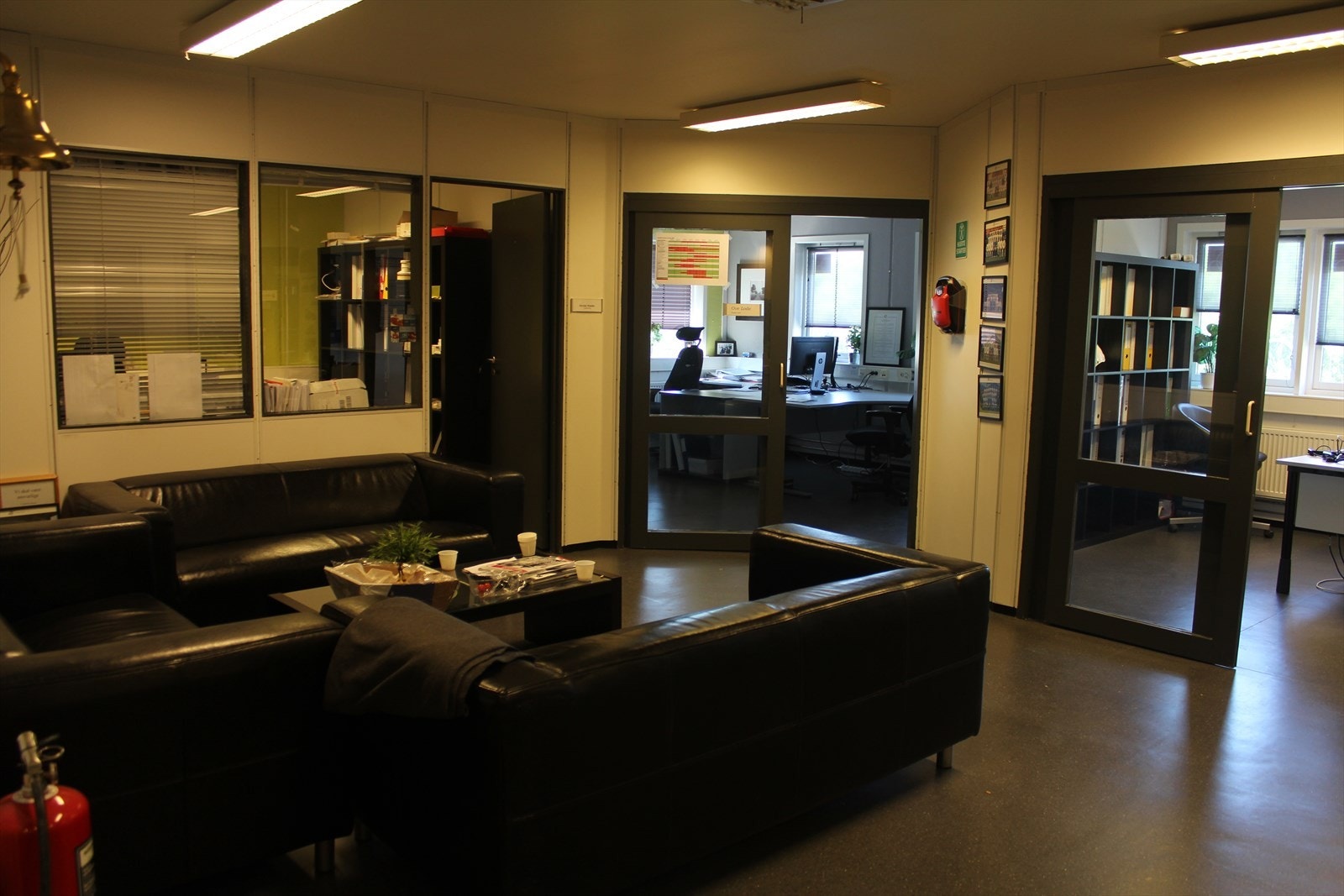 Kontorfløy vest Galleribilde
