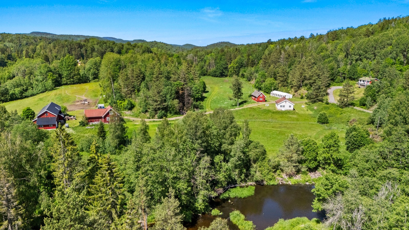 Velkommen til Skoli Gård i Kodal Galleribilde
