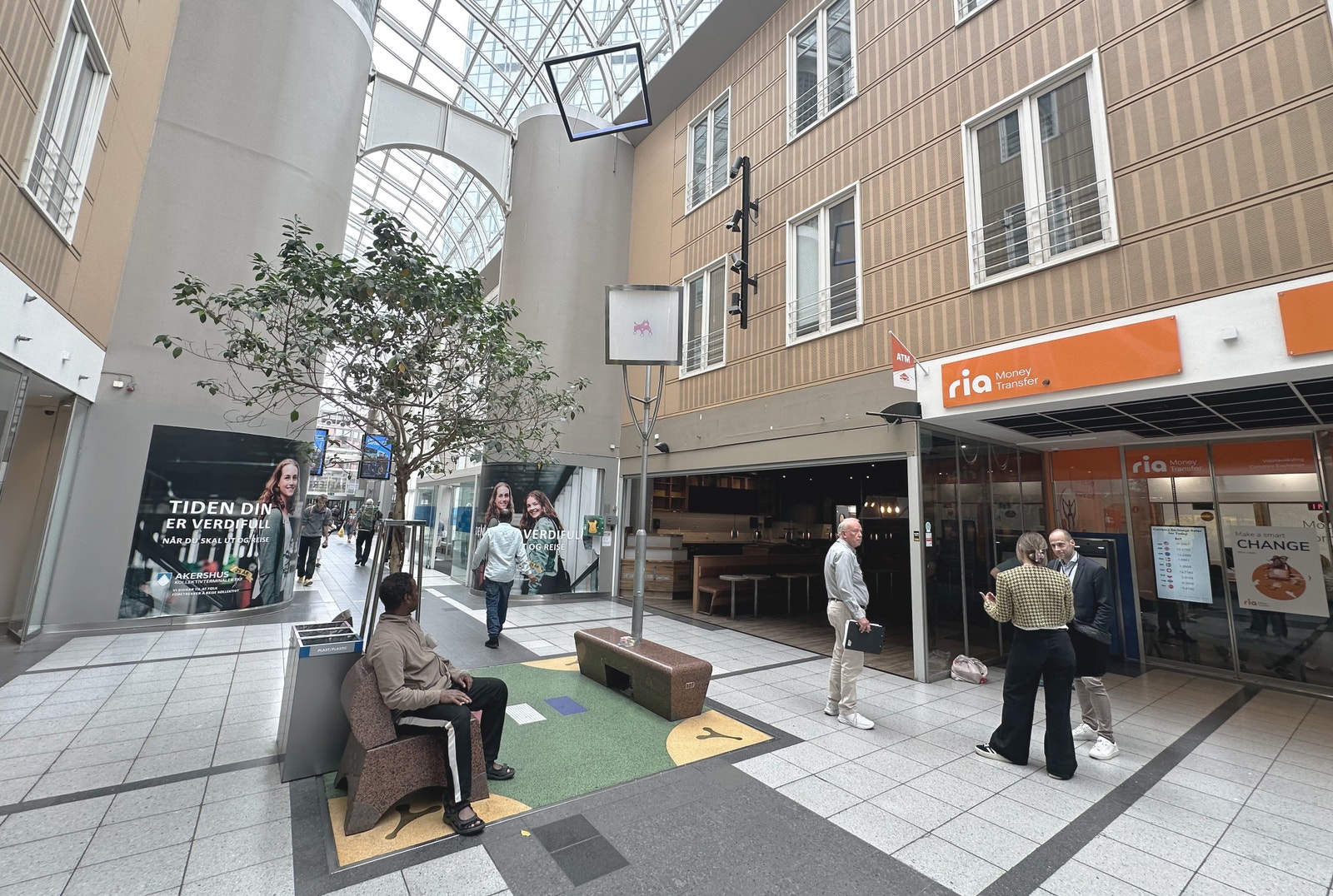 Hjørnelokalet har god eksponering i 2. etasje Galleribilde