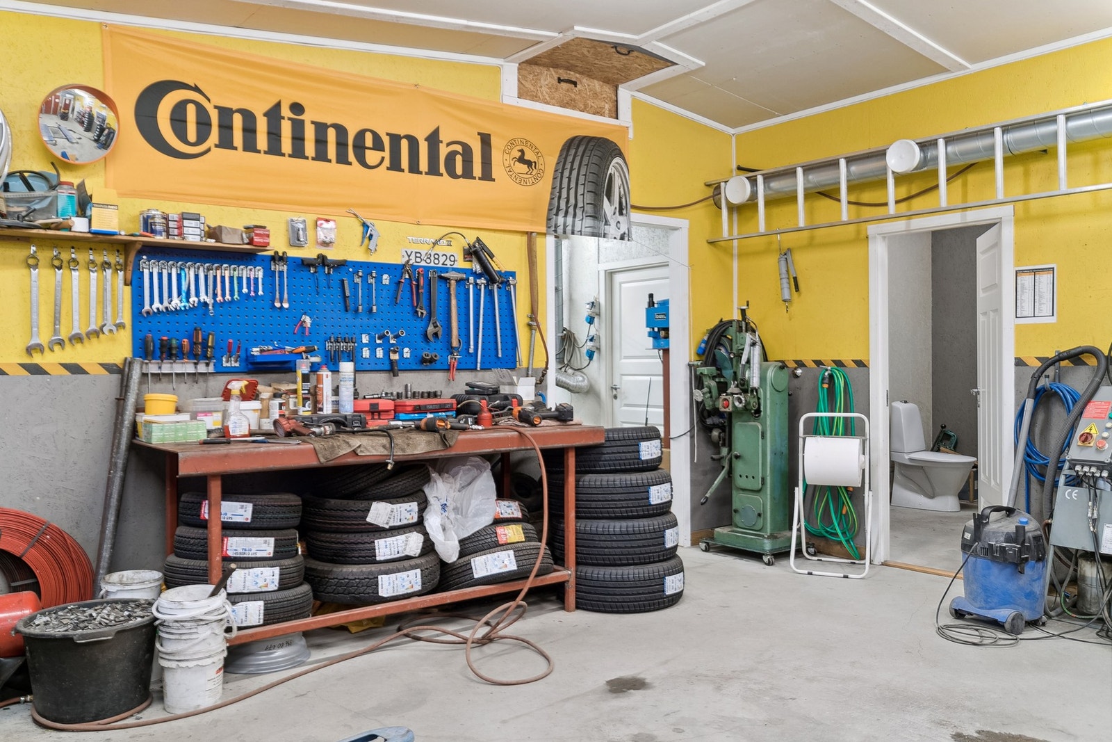 Garasje innvendig Galleribilde