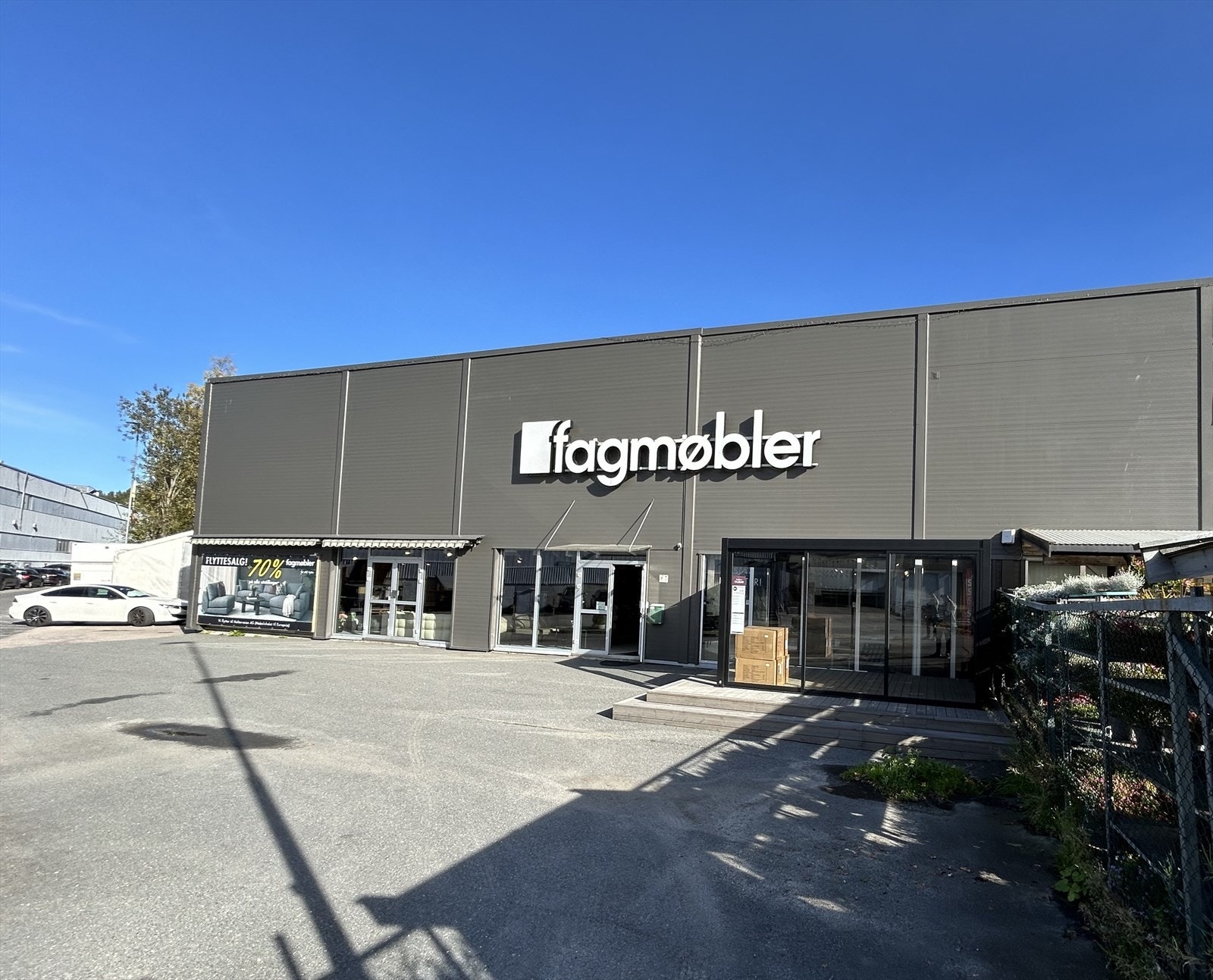 Stor eksponering mot senterets kunder og god parkeringsdekning i umiddelbar nærhet. Galleribilde