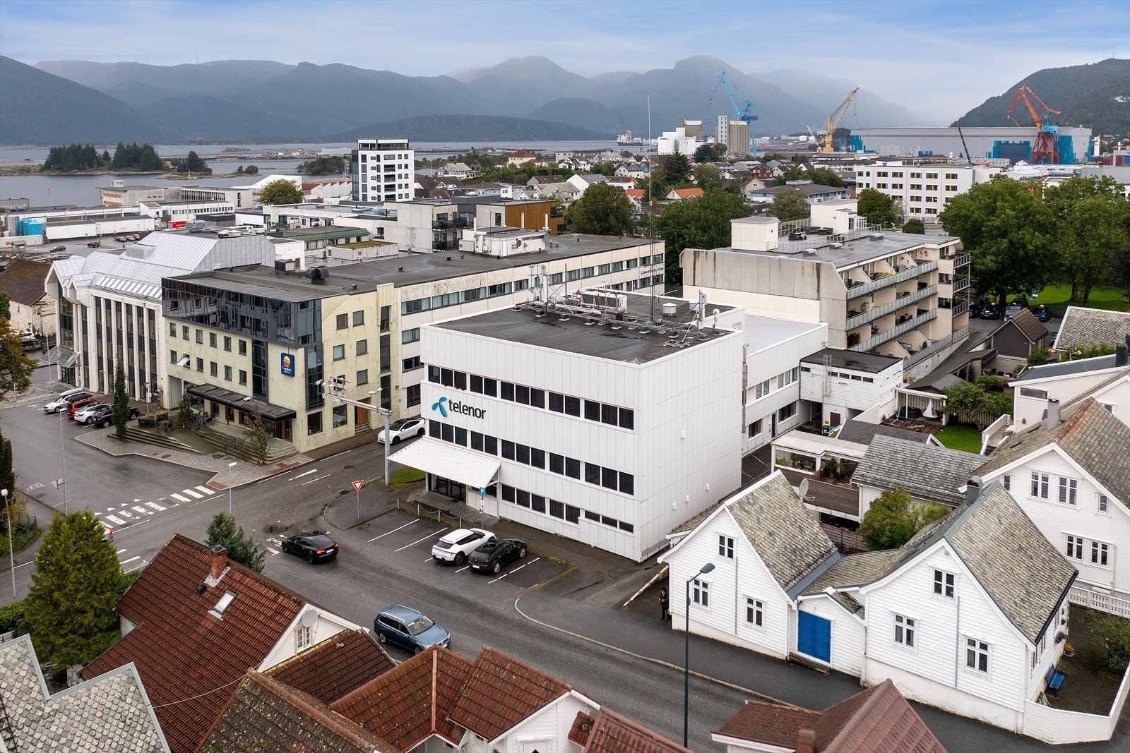 Næringsbygg midt i Florø sentrum Galleribilde