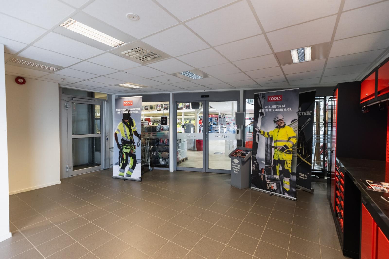 Felles inngangsparti. Galleribilde