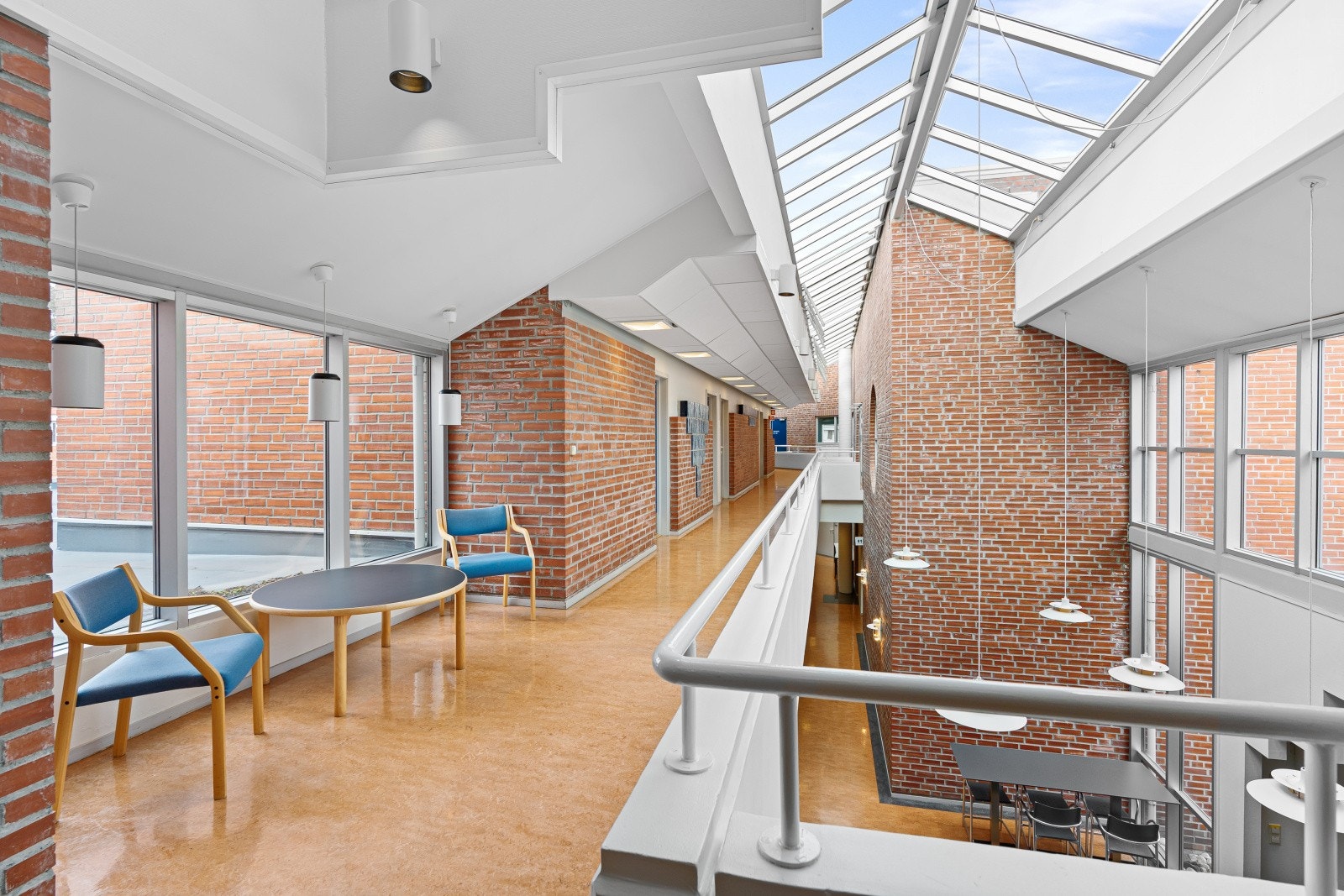 Bygget er åpent mellom etasje Galleribilde