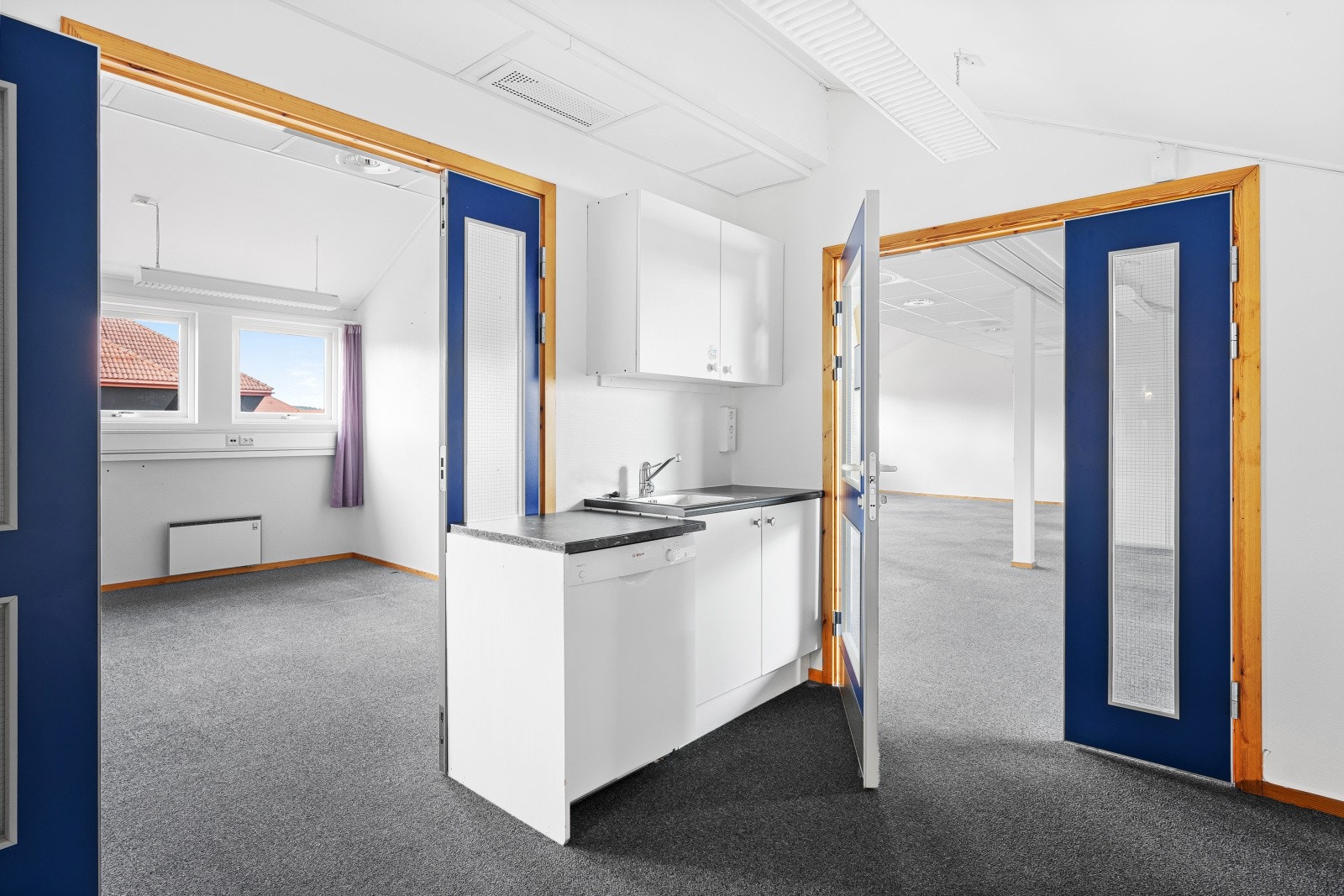 Mindre kjøkkenløsning i eget lokale Galleribilde