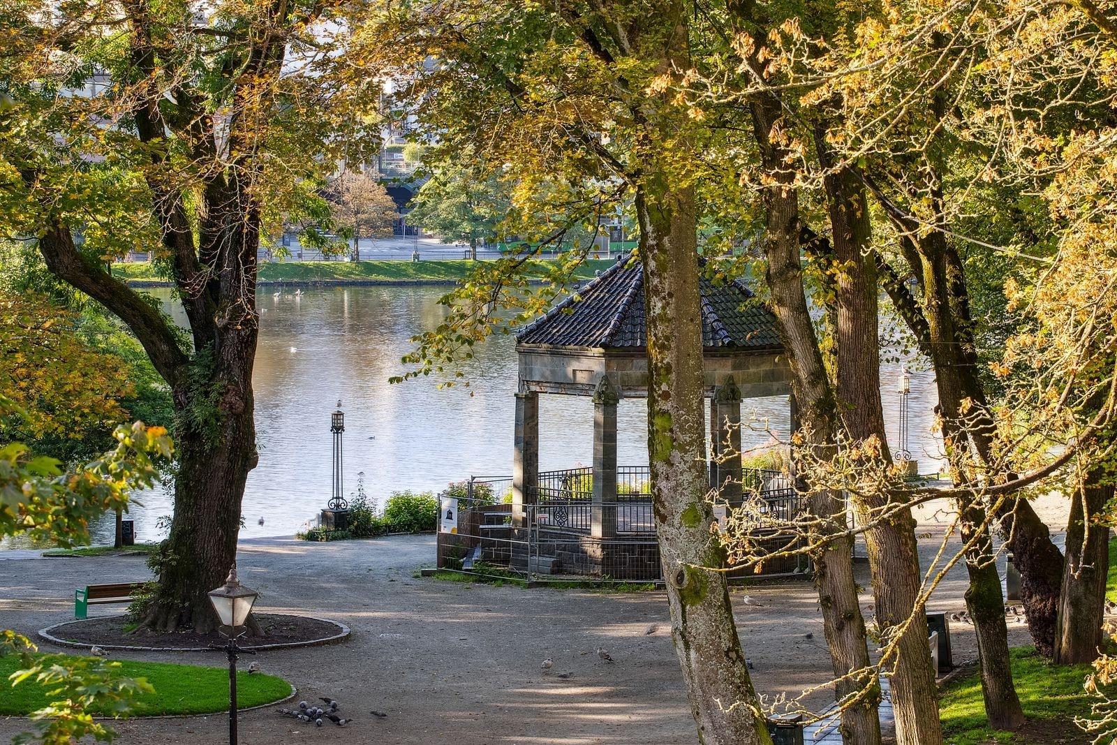 Paviljong ved Breiavatnet Galleribilde