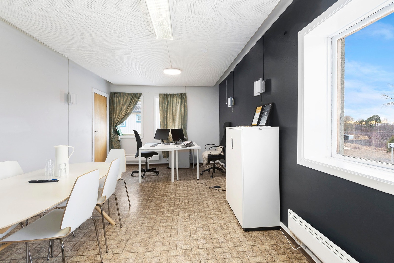 Spiserom/kontor Galleribilde