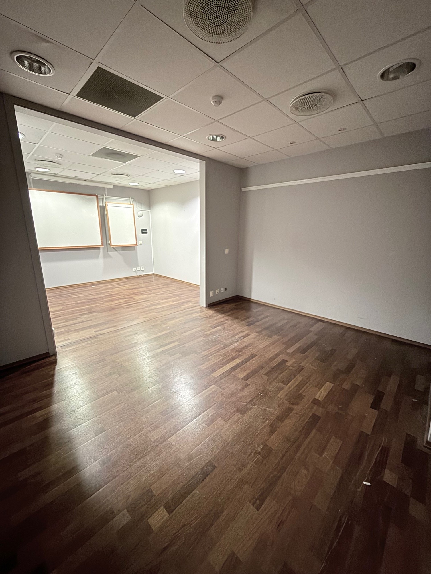 Skjermet og lukket kontor Galleribilde