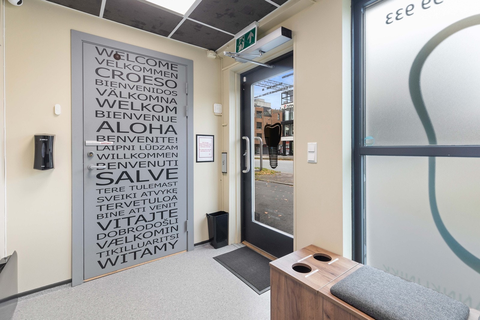 Lokalet er nylig oppusset og passer ypperlig til et behandlingslokale, frisør m.m. Galleribilde