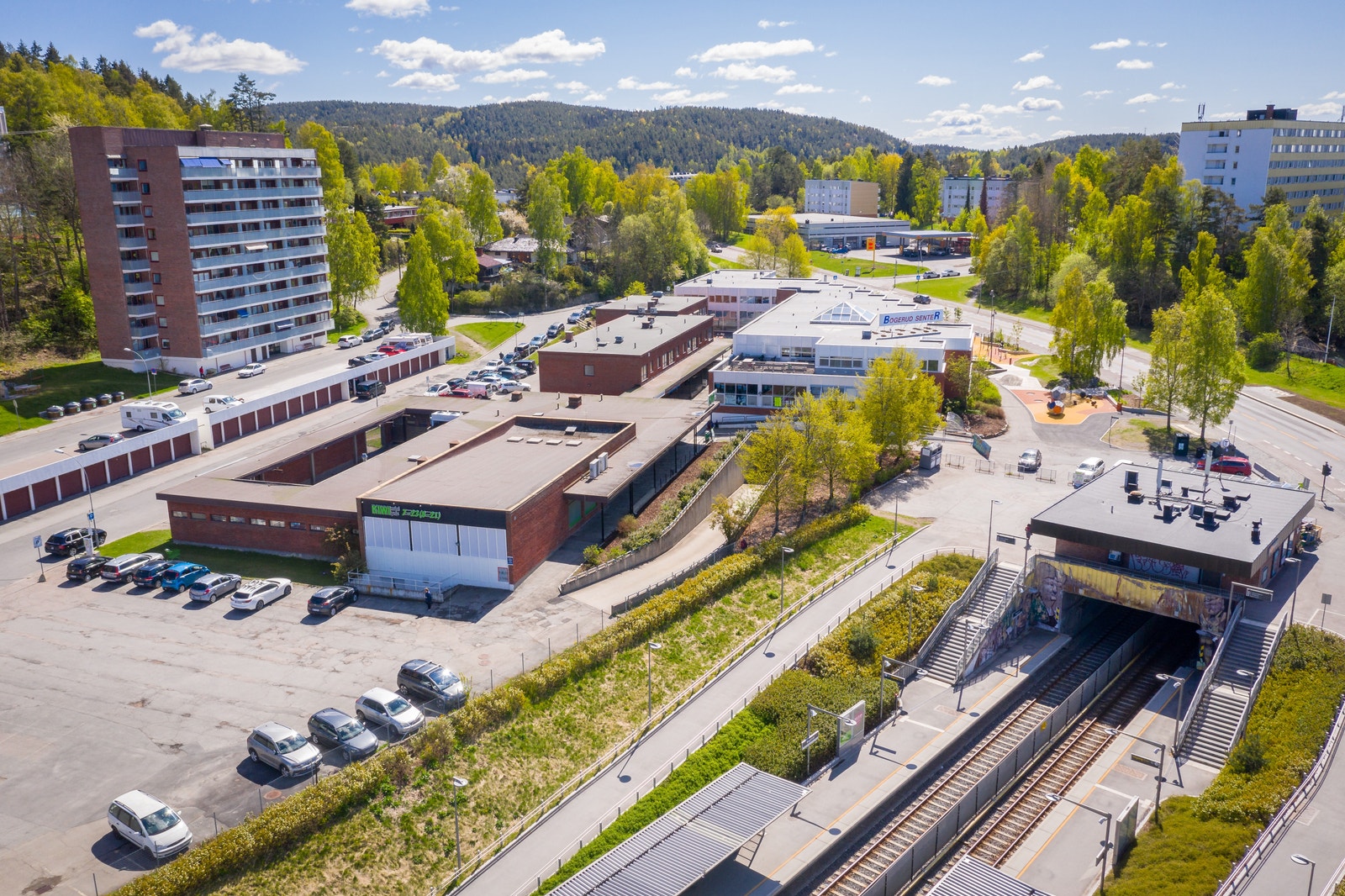 T-banestasjonen ligger rett ved eiendommen Galleribilde