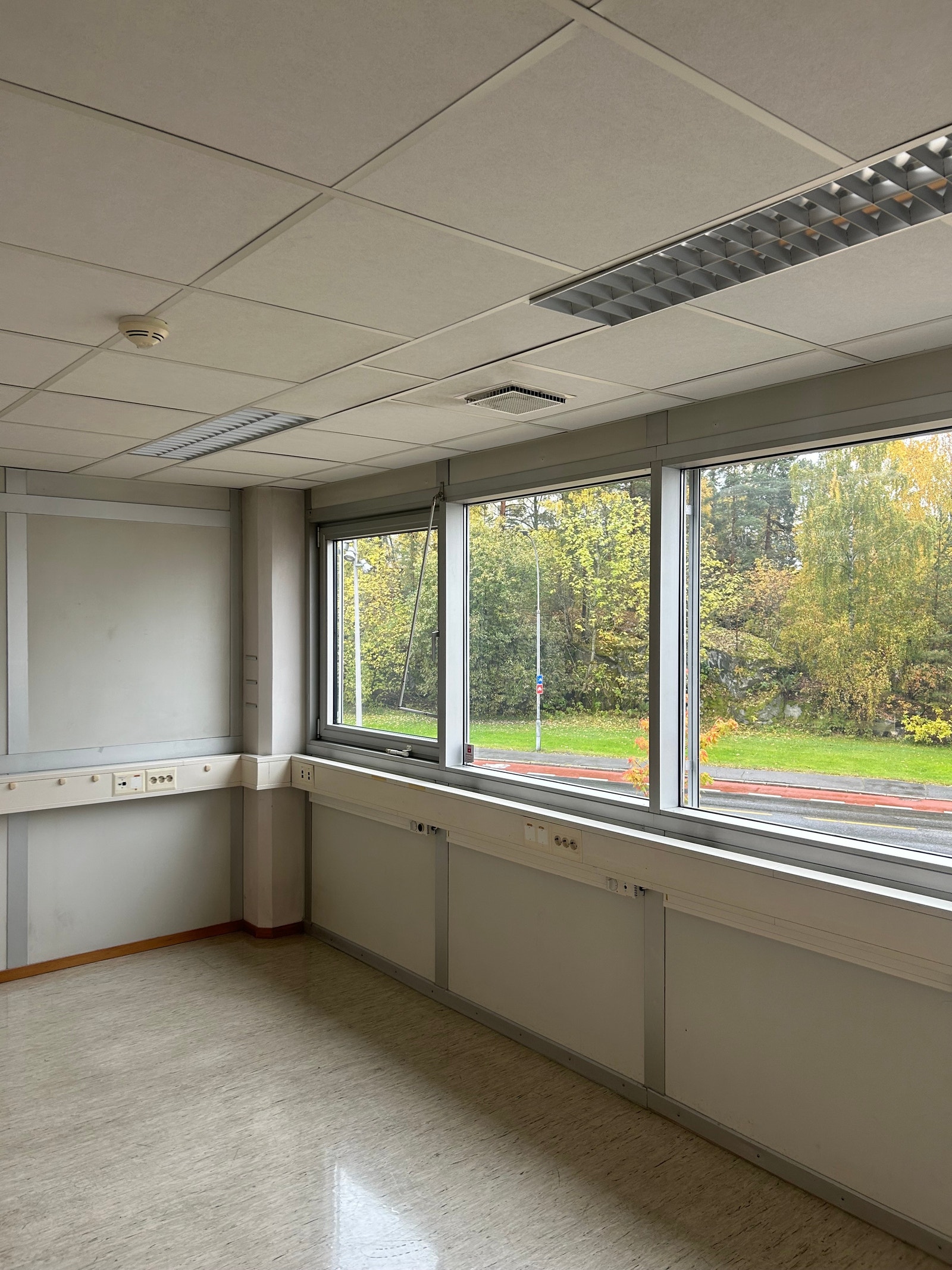 Noen kontor har plass til flere arbeidsplasser Galleribilde