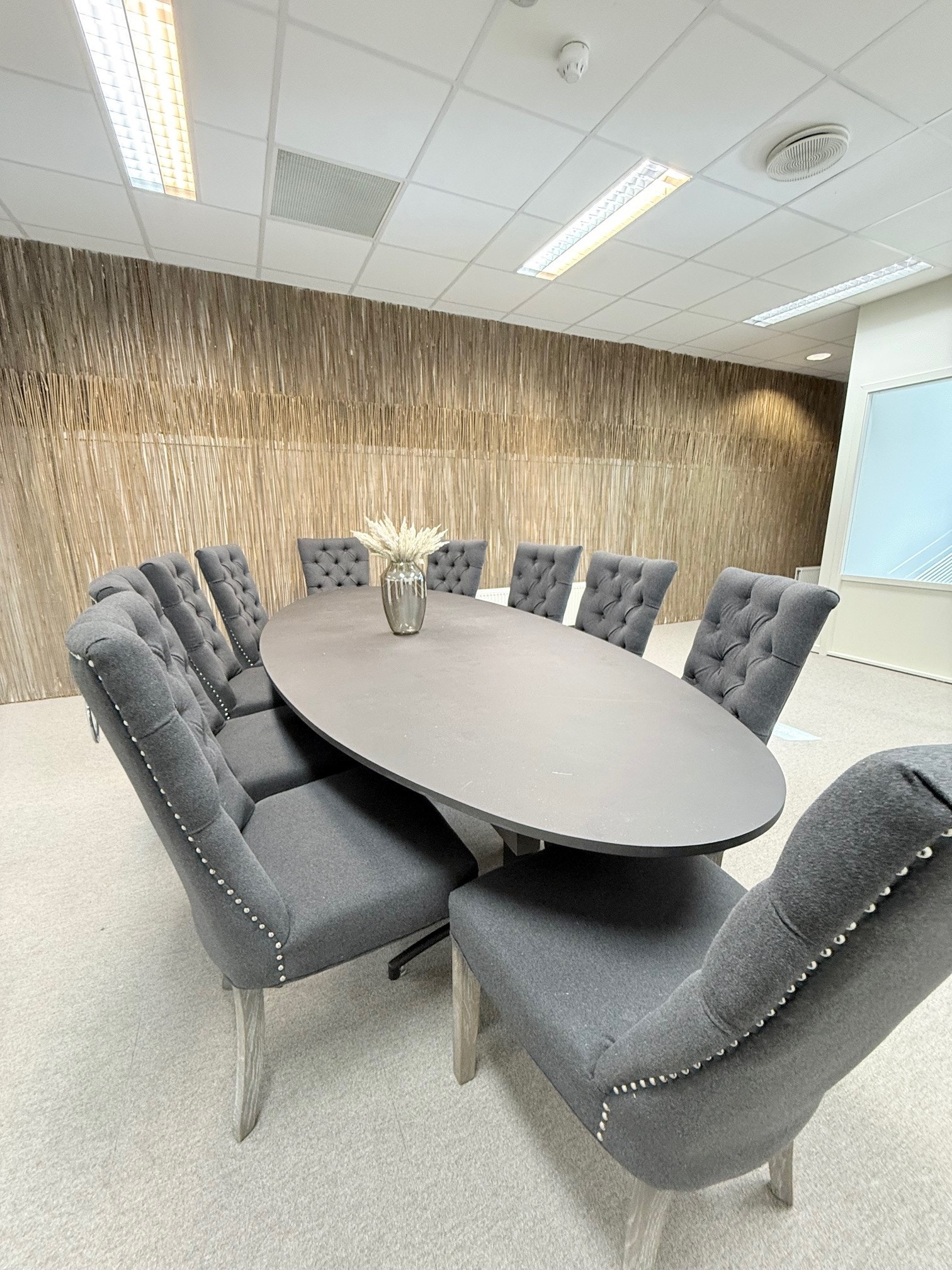 Møterom som kan leies til ekstra-ordinære møter om du har kontor på Holmsbu Resort Galleribilde