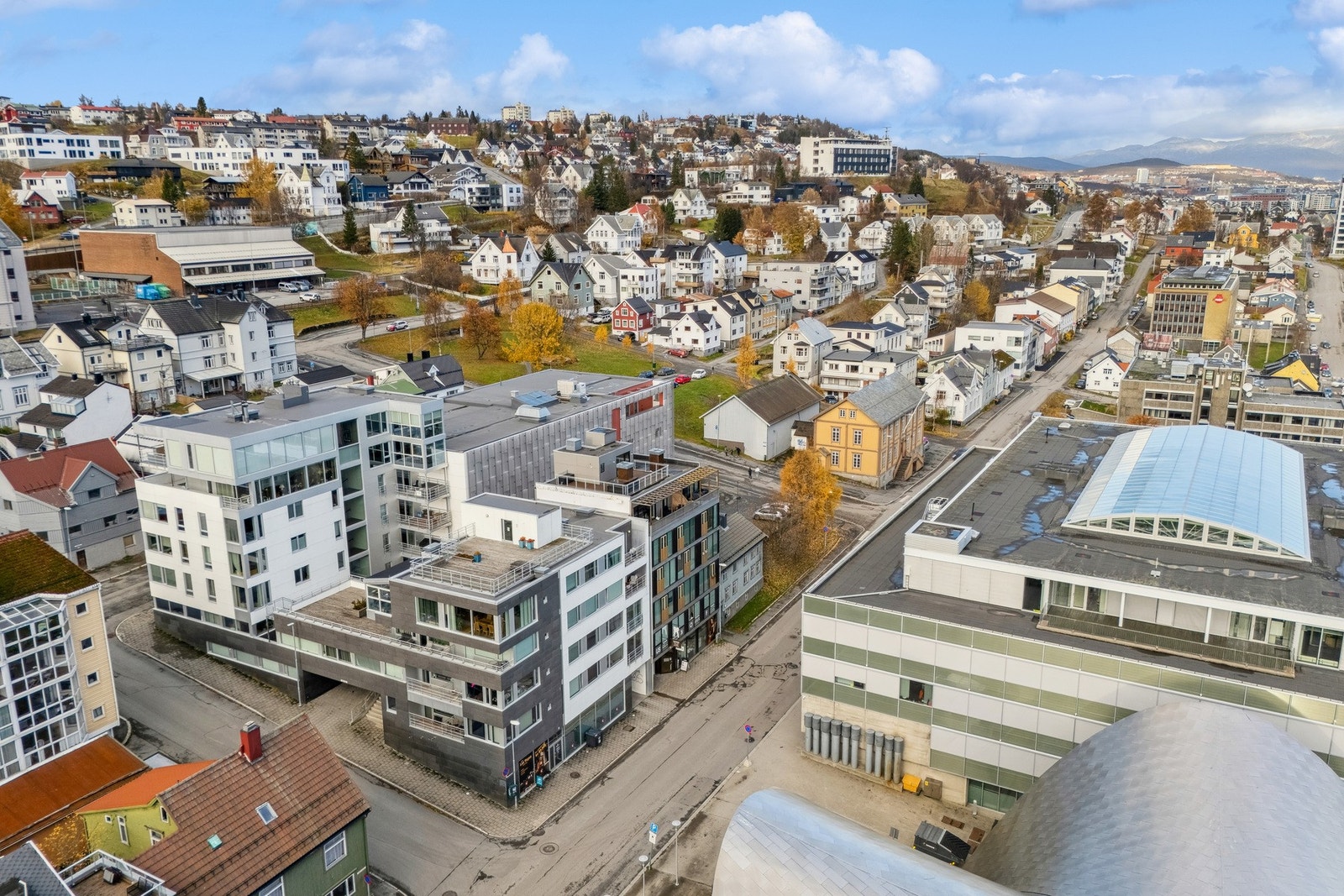 Dronebilde av området mot Nord-Vest. Galleribilde