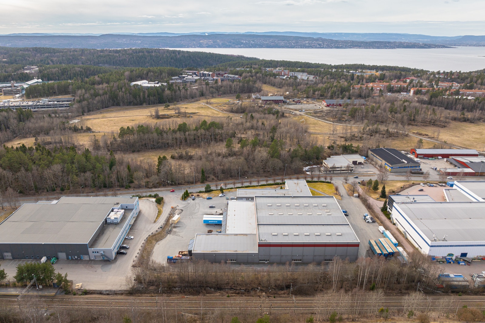 Eiendommen er beliggende sentralt syd i Oslo. Enkel adkomst til Oslo via E18/Mosseveien. Galleribilde