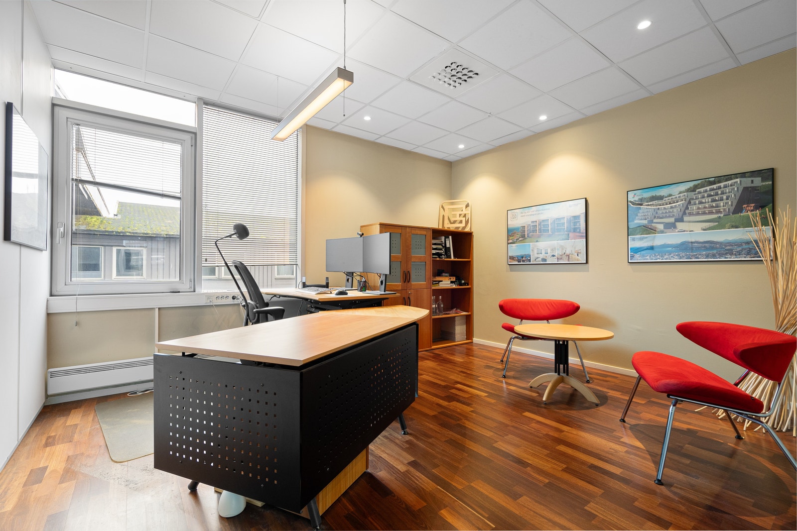 Stort kontor Galleribilde