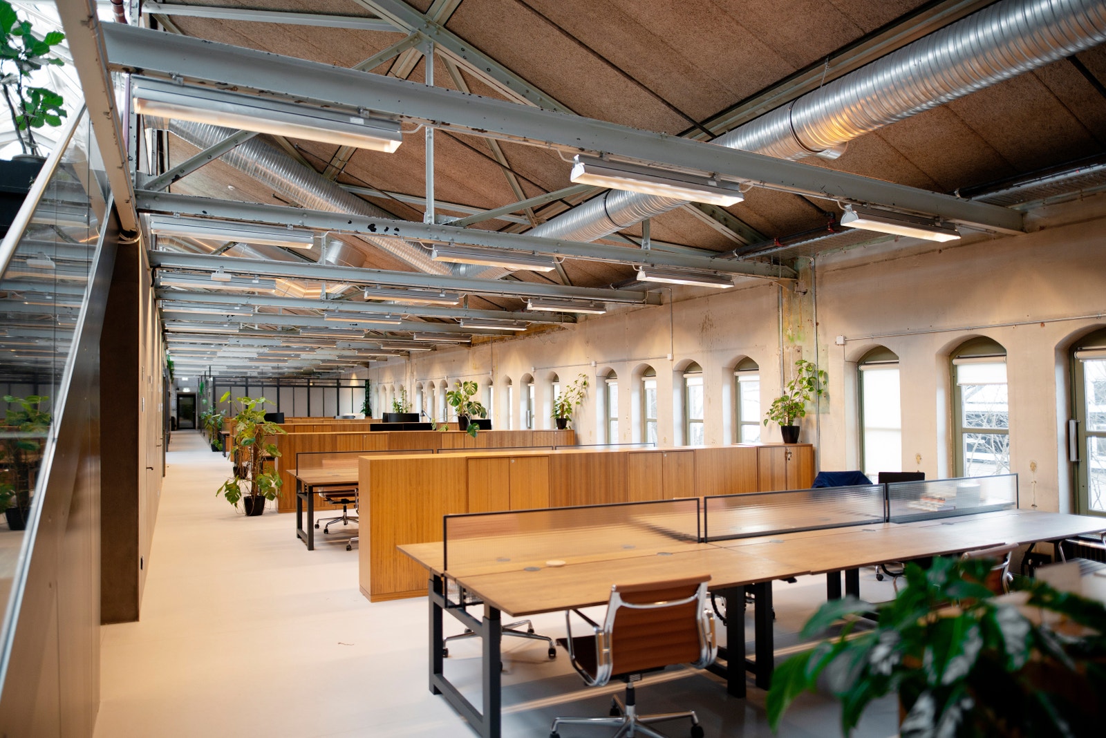 Factory Tøyen tilbyr over 2000kvm med coworking, kontorer, café, møterom, lounger, og eventlokaler, designet for en ny generasjon av kreative individer. Galleribilde