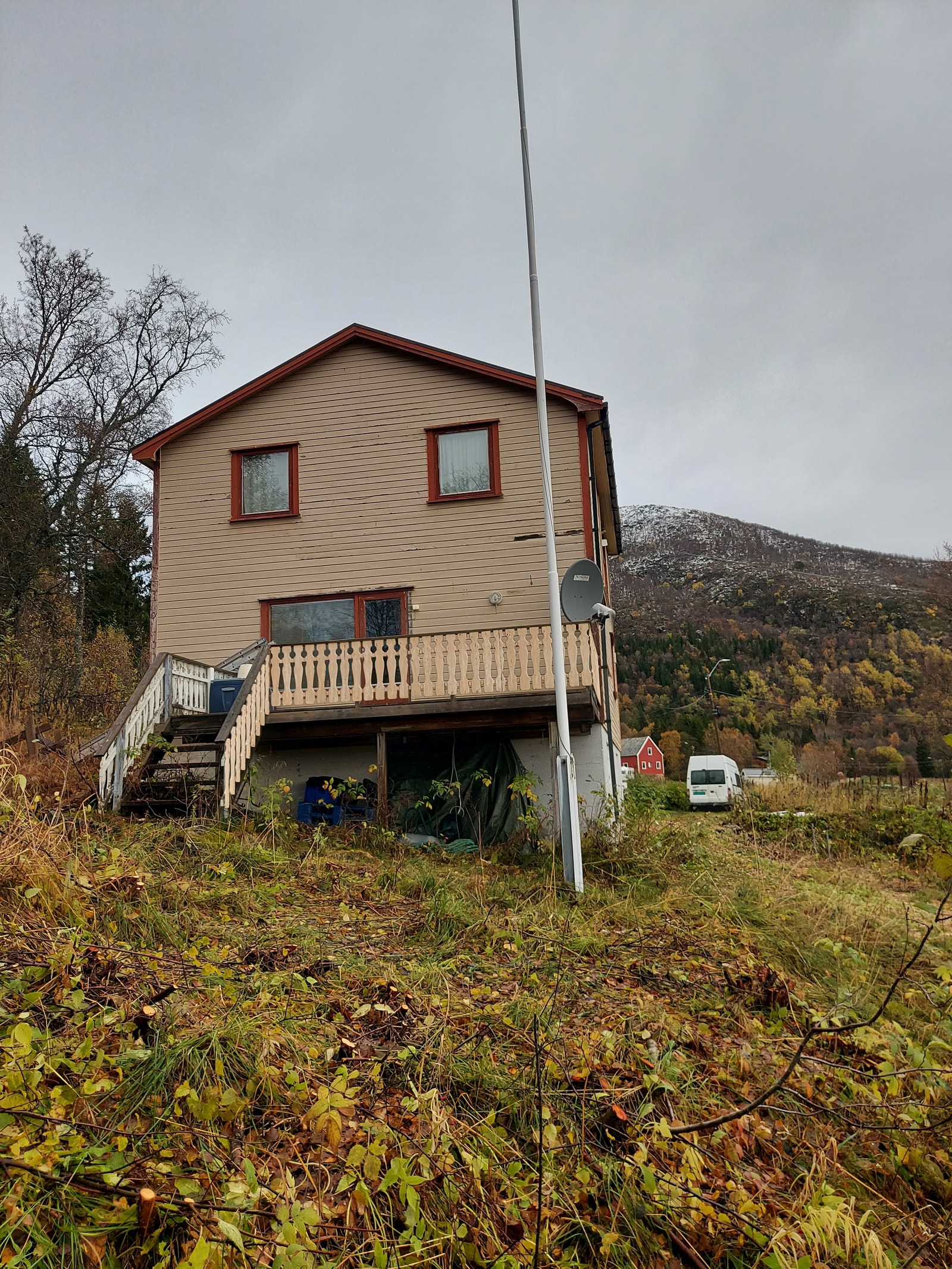 Fasade og terasse mot vest. Galleribilde