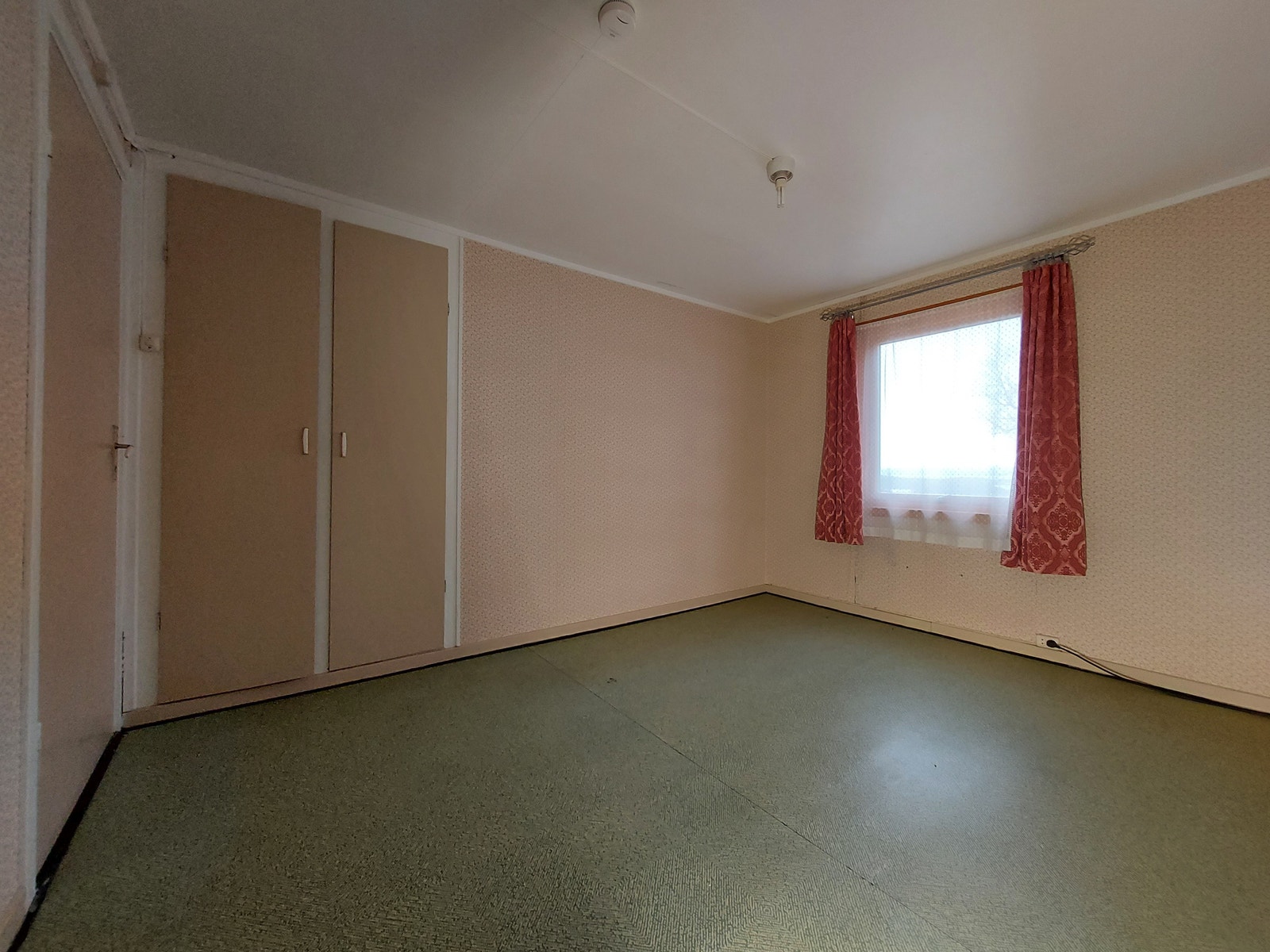 Soverom 2 mot vest. Galleribilde