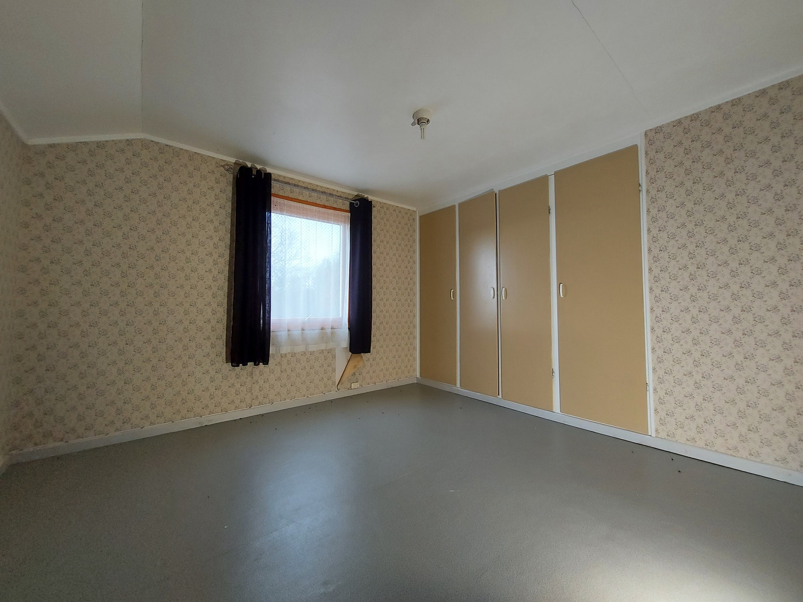 Soverom 1 mot vest. Galleribilde