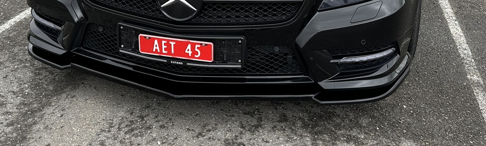 Maxton design styling (frontleppe, side og sentersplitter) medfølger, ikke på bilen nå.