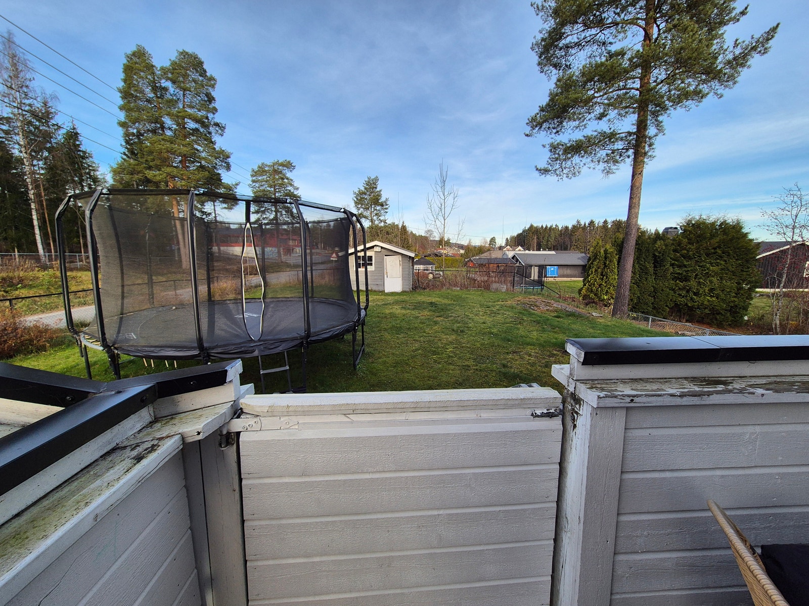 Utgang til hage fra terasse Galleribilde