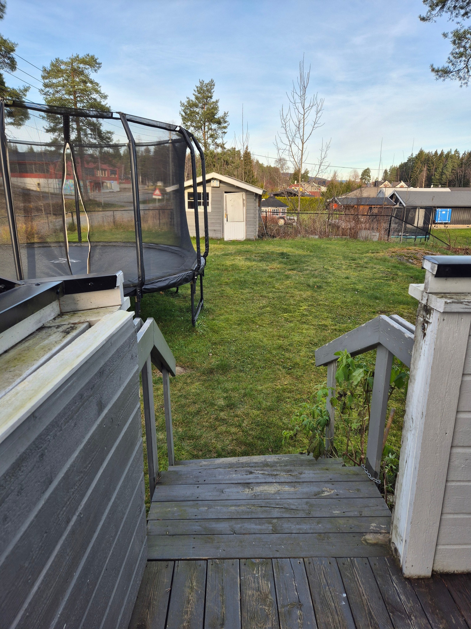 Utgang til hage fra terasse Galleribilde