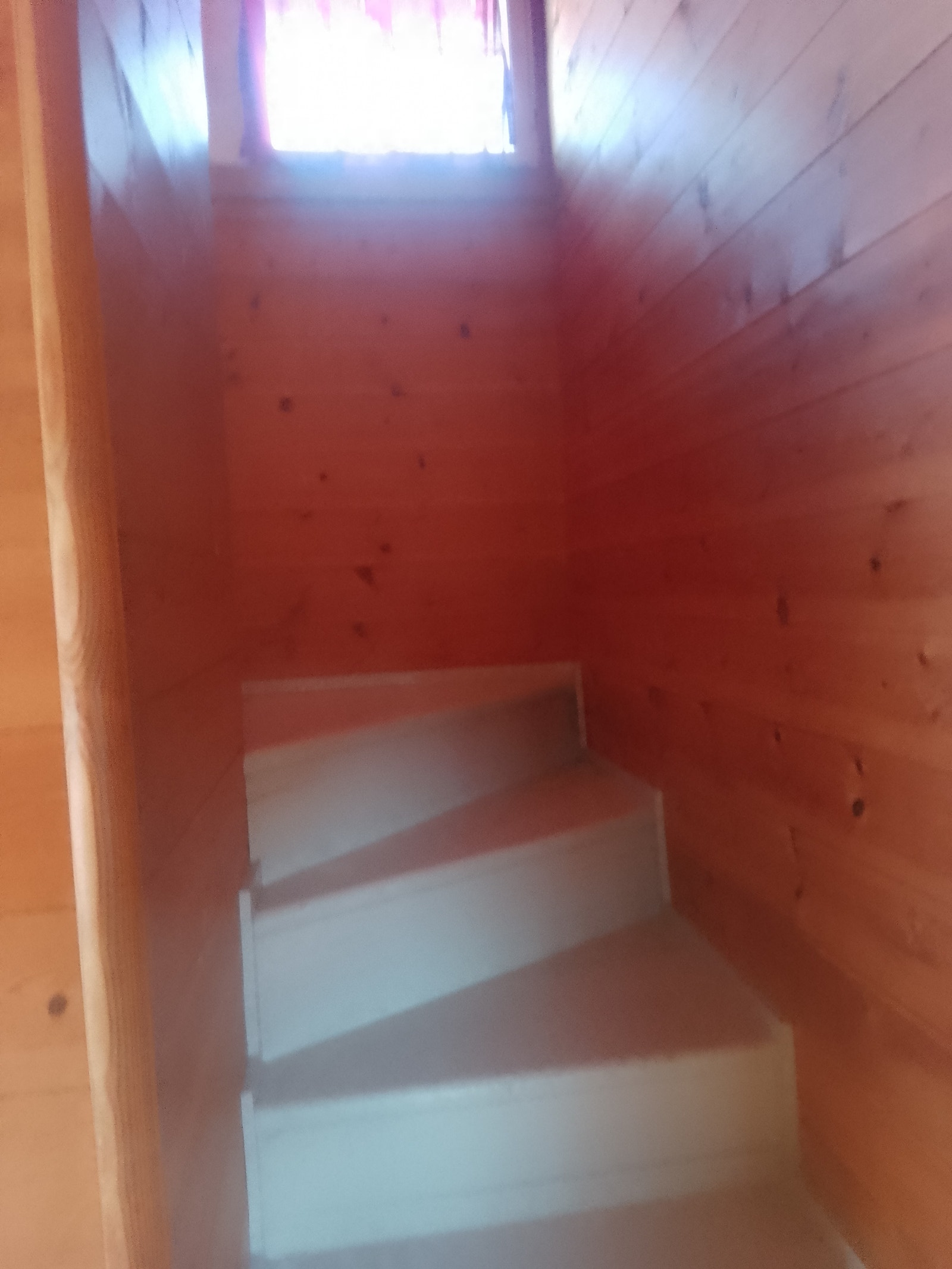 trapp fra gang opp til stue Galleribilde