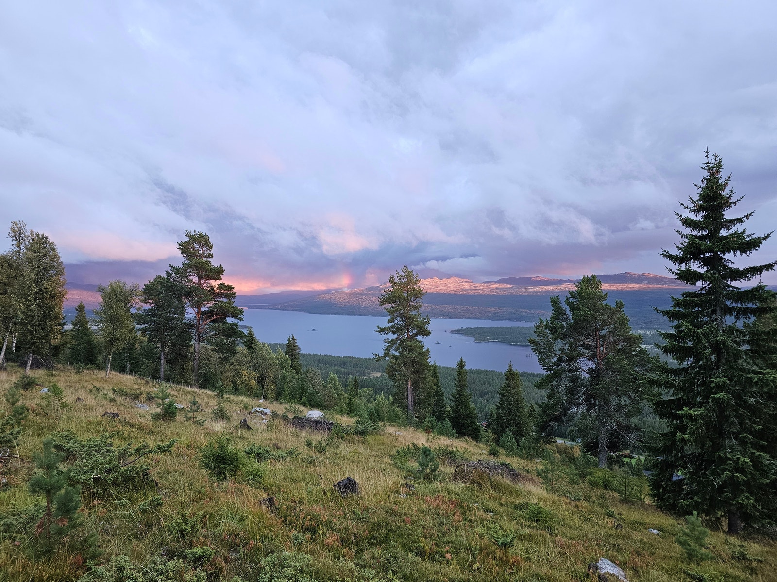 Mot Tunhovdfjorden Galleribilde