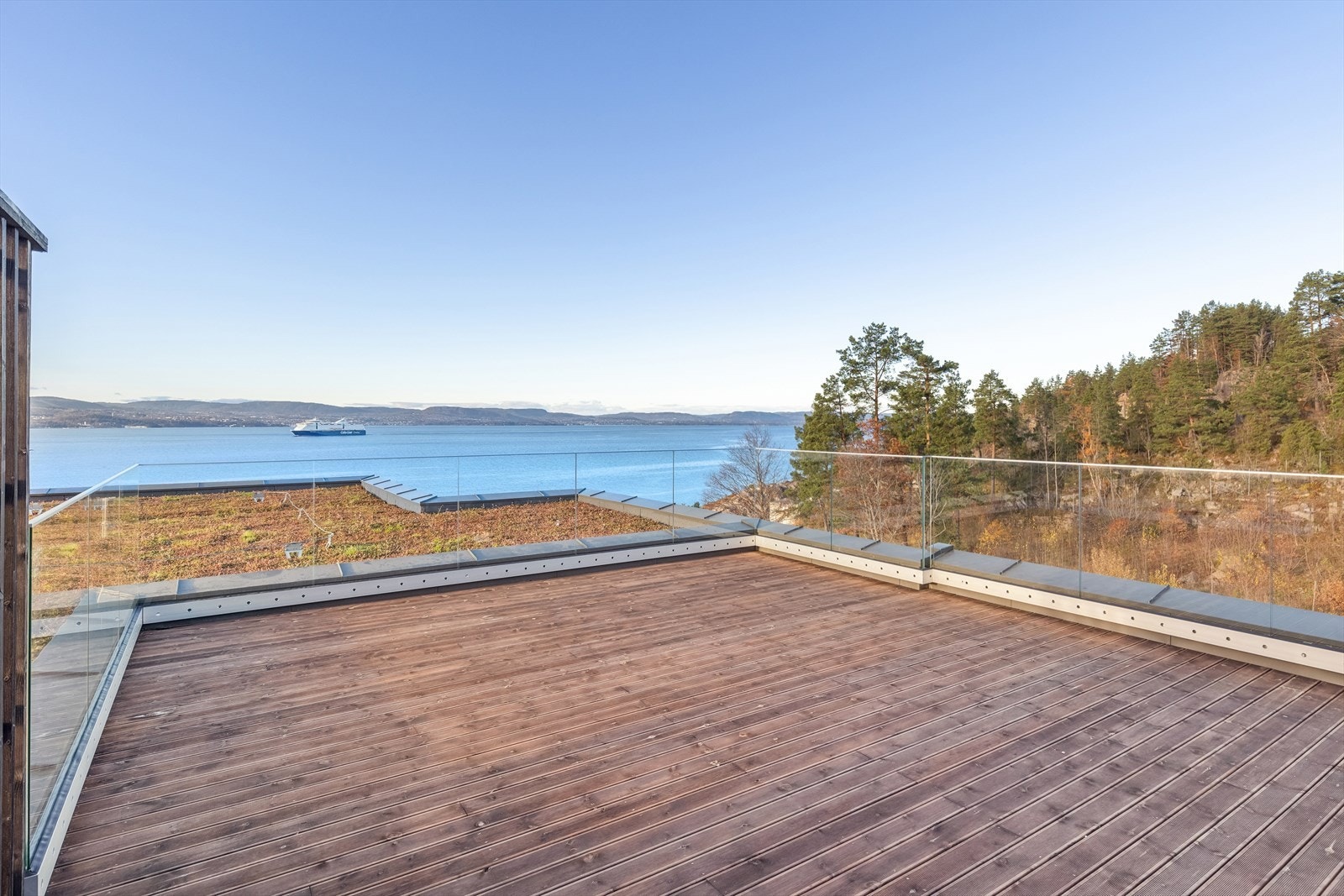 Flott utsikt inn fjorden mot Oslo. Galleribilde